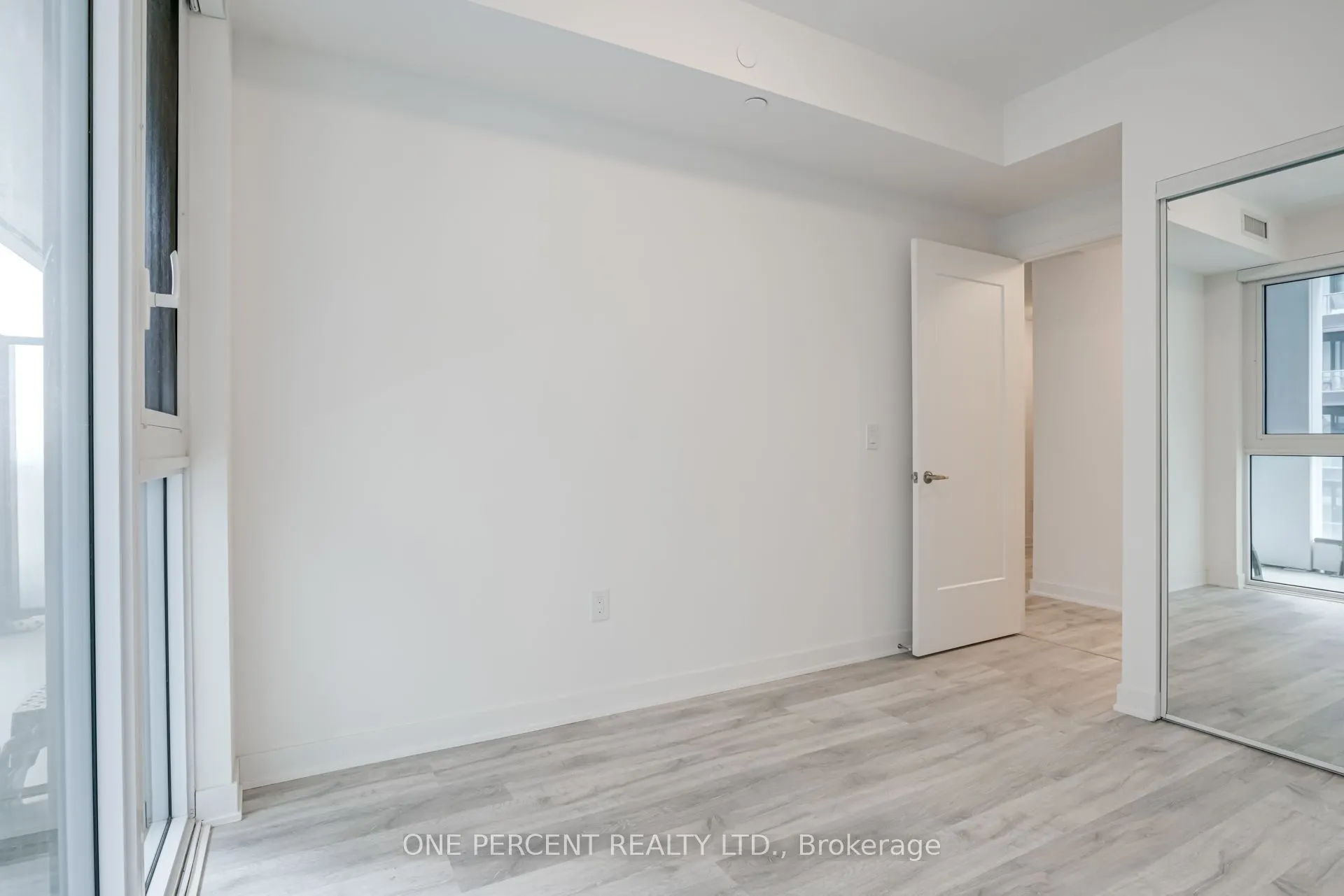 121 Lower Sherbourne Street, #843D
