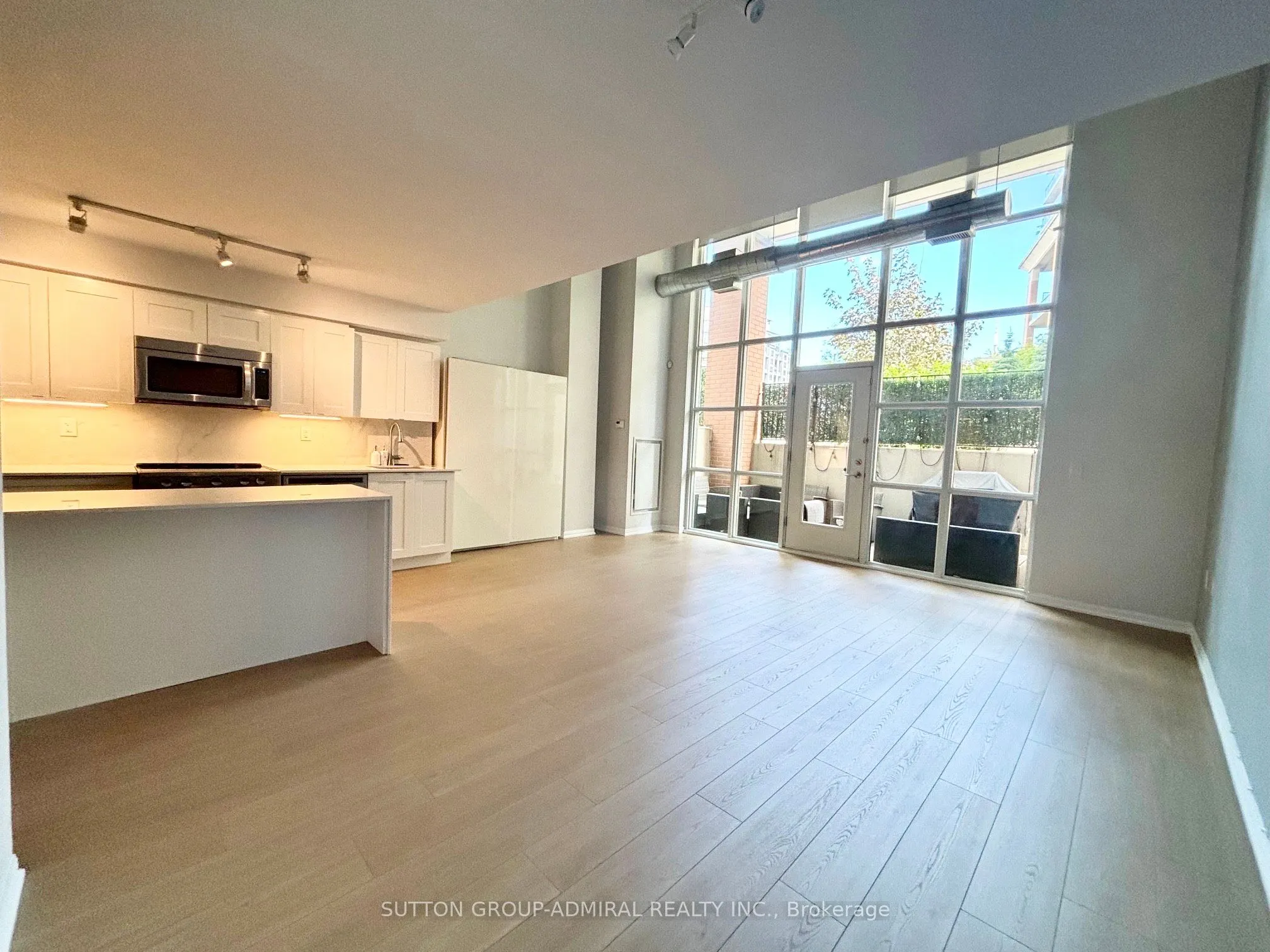 125 Western Battery Road, #102
