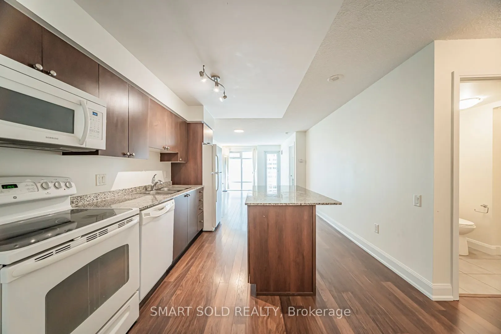 2191 Yonge Street, #901
