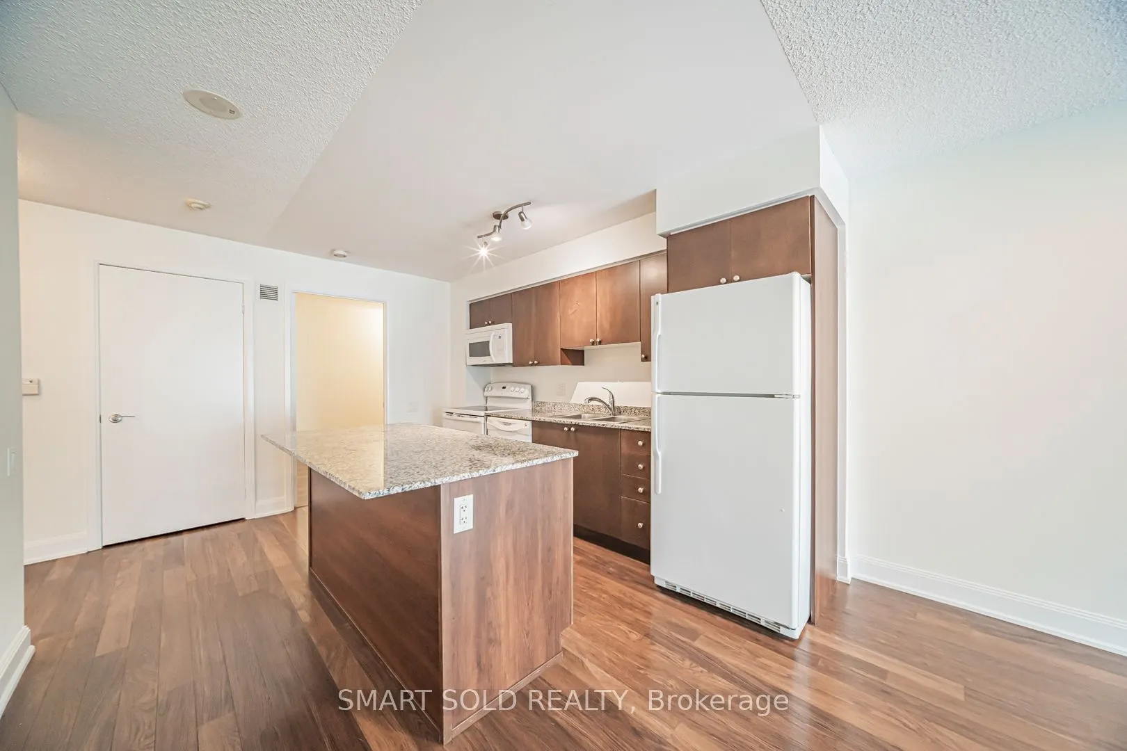 2191 Yonge Street, #901