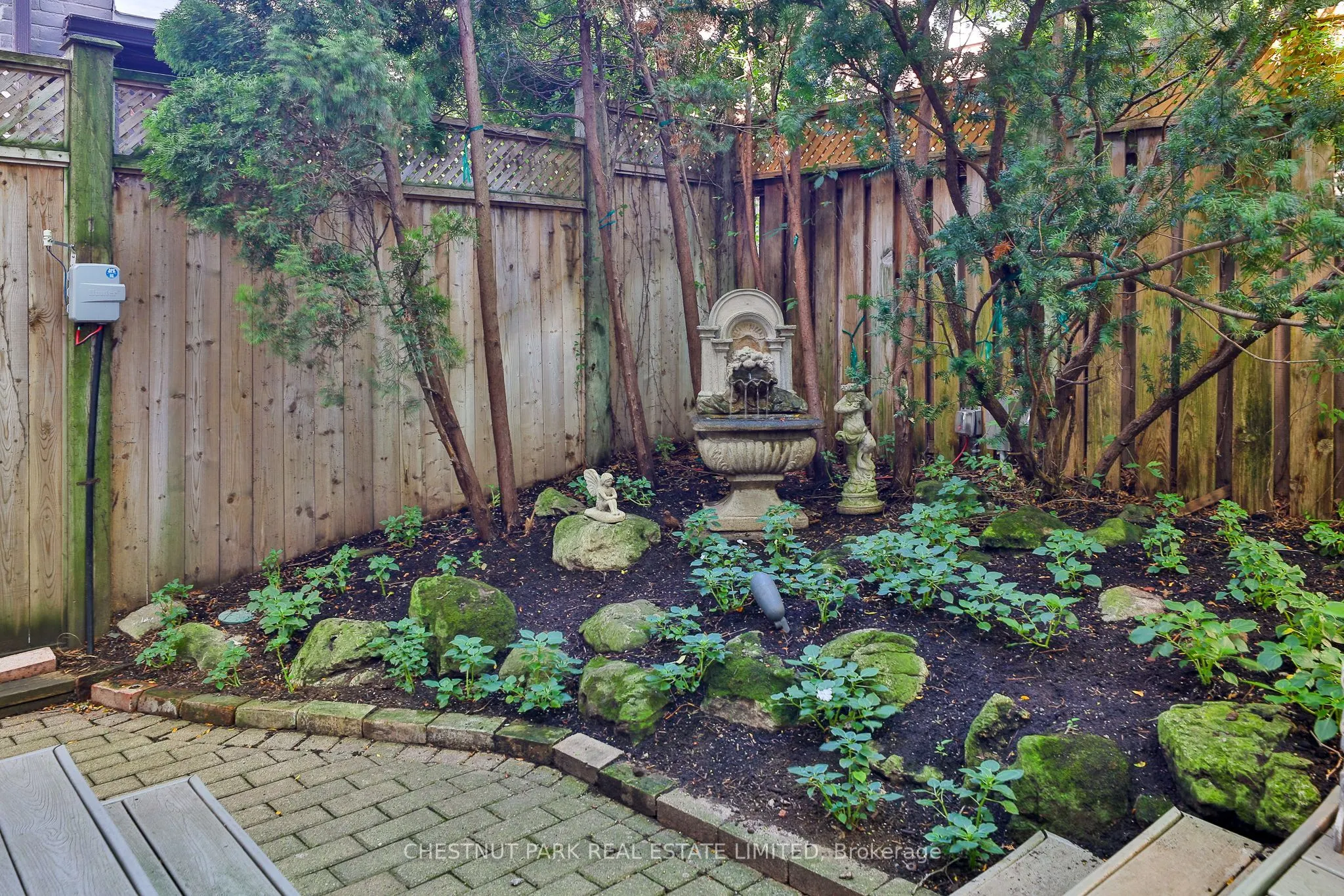 10 Maple Avenue
