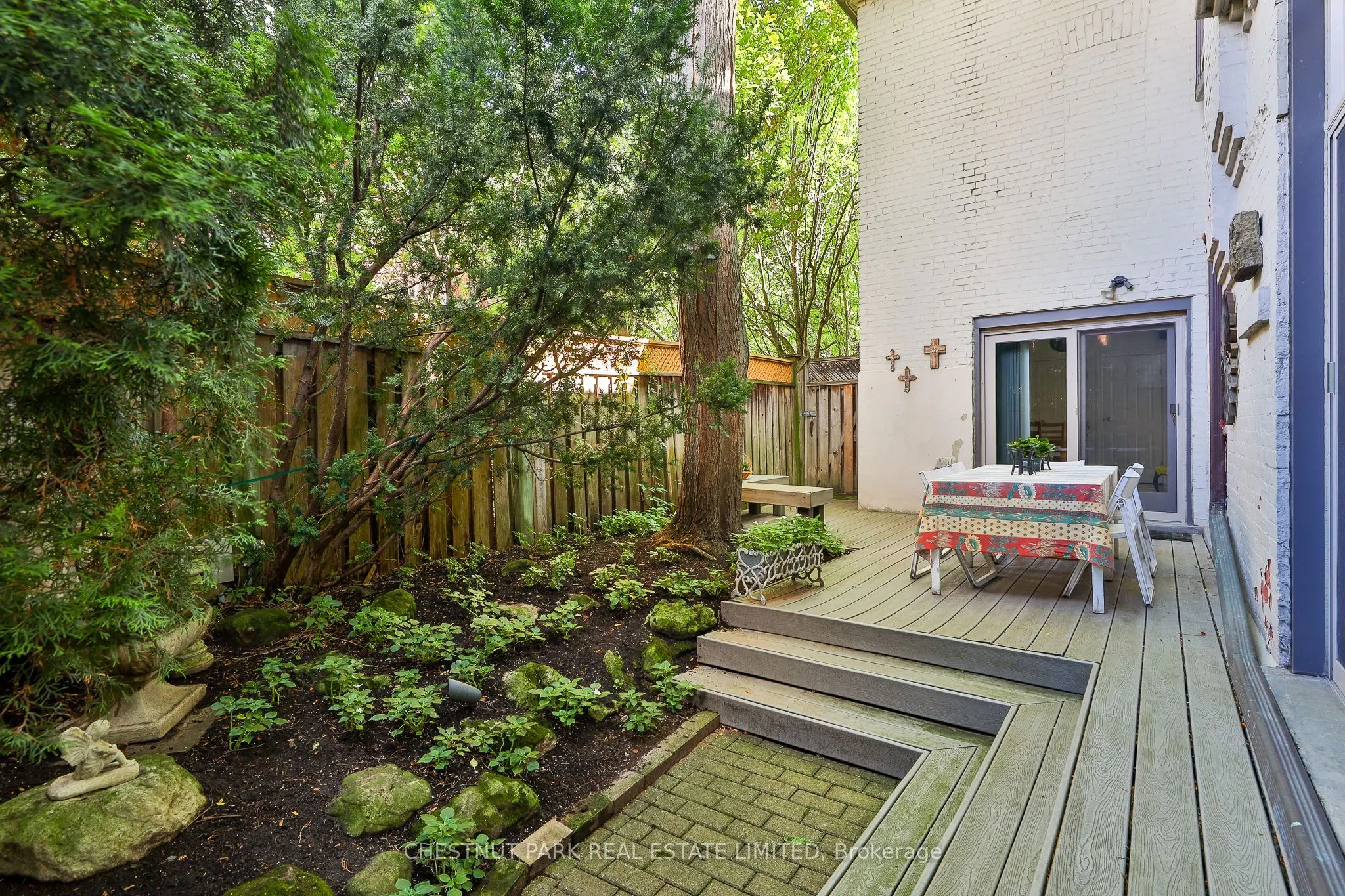 10 Maple Avenue