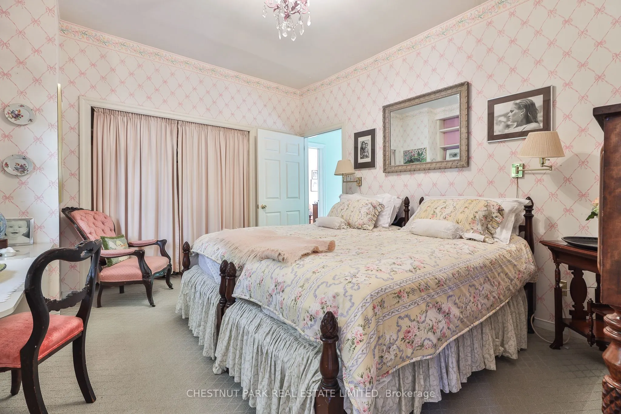10 Maple Avenue