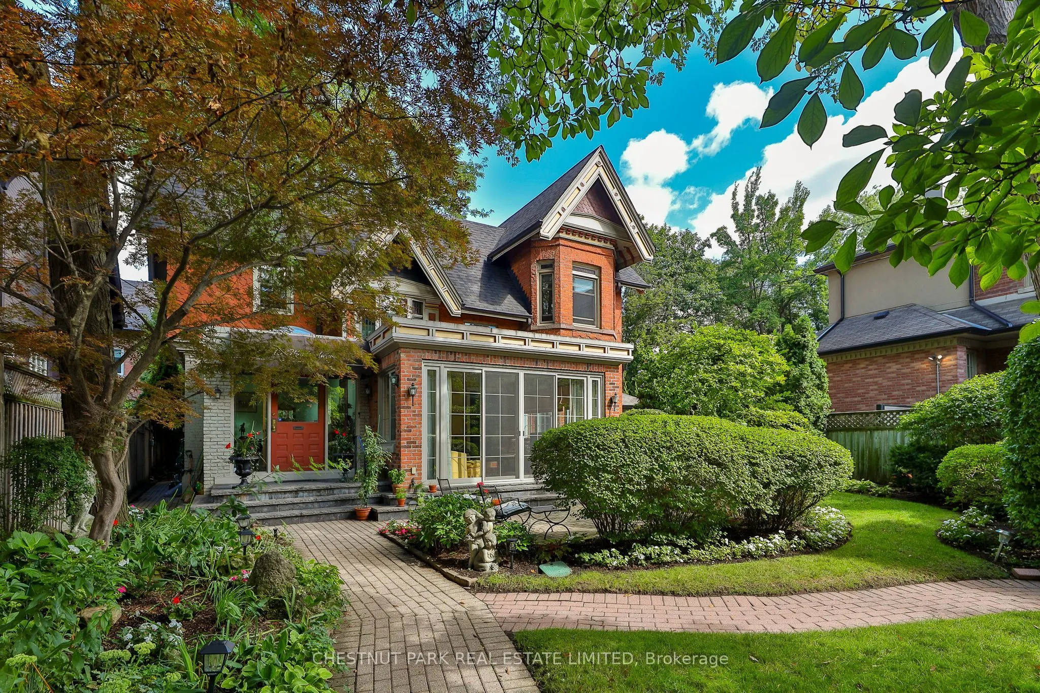 10 Maple Avenue