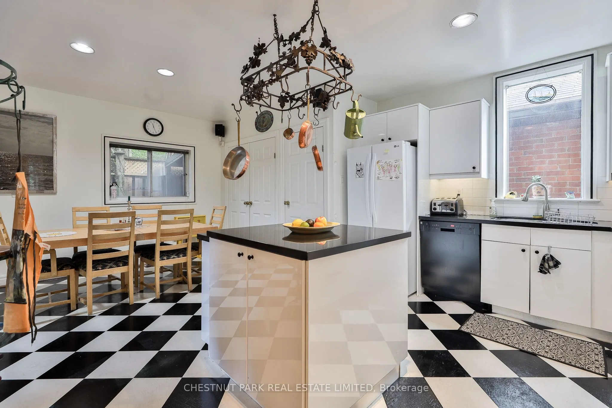 10 Maple Avenue