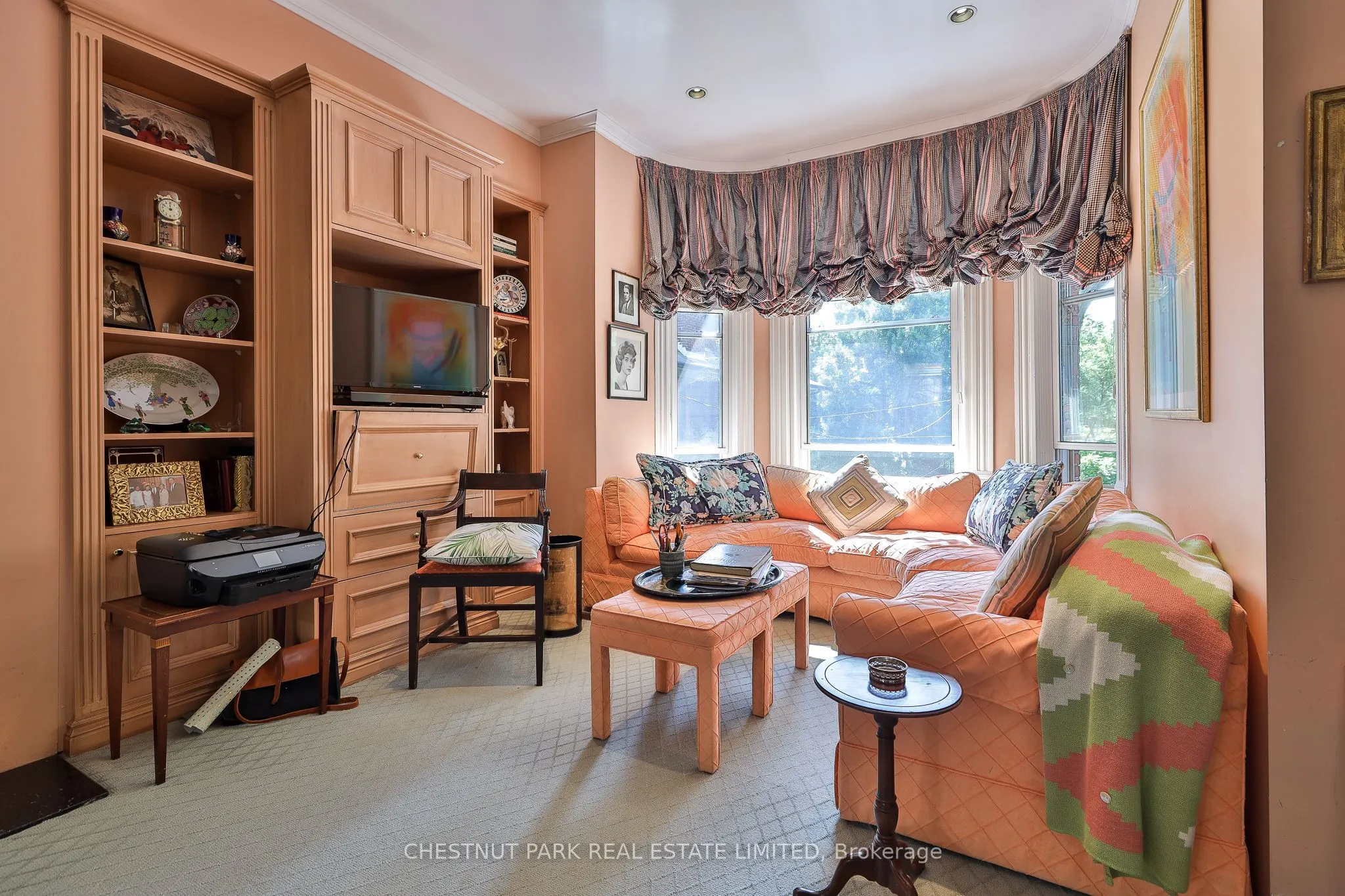 10 Maple Avenue