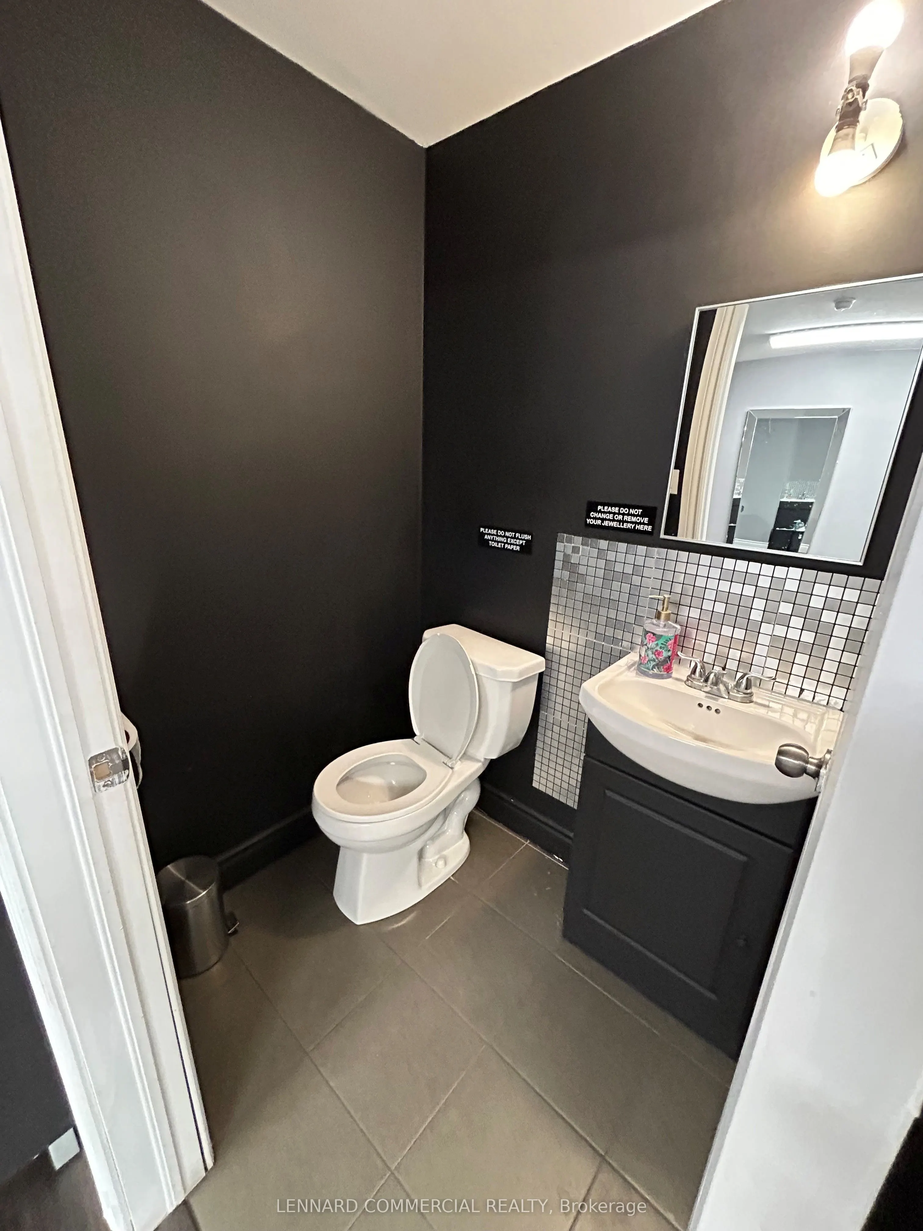 2350 Yonge Street, #2nd Floor