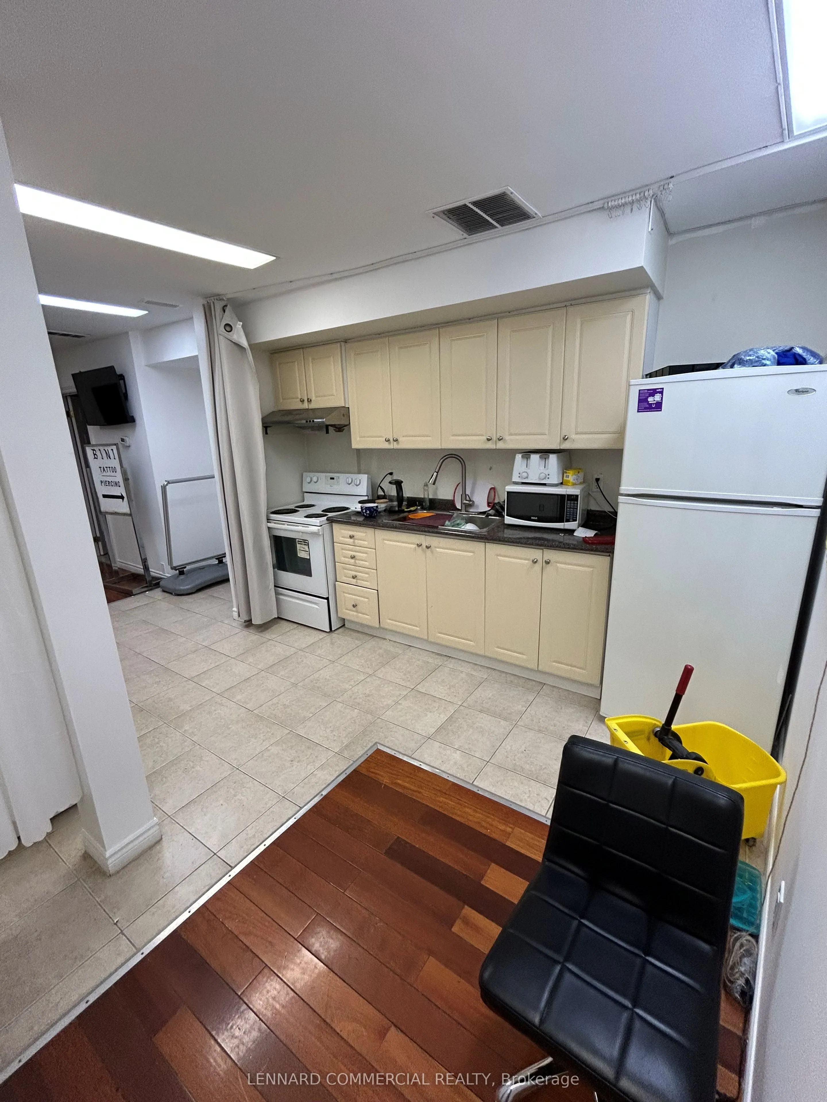 2350 Yonge Street, #3rd Floor