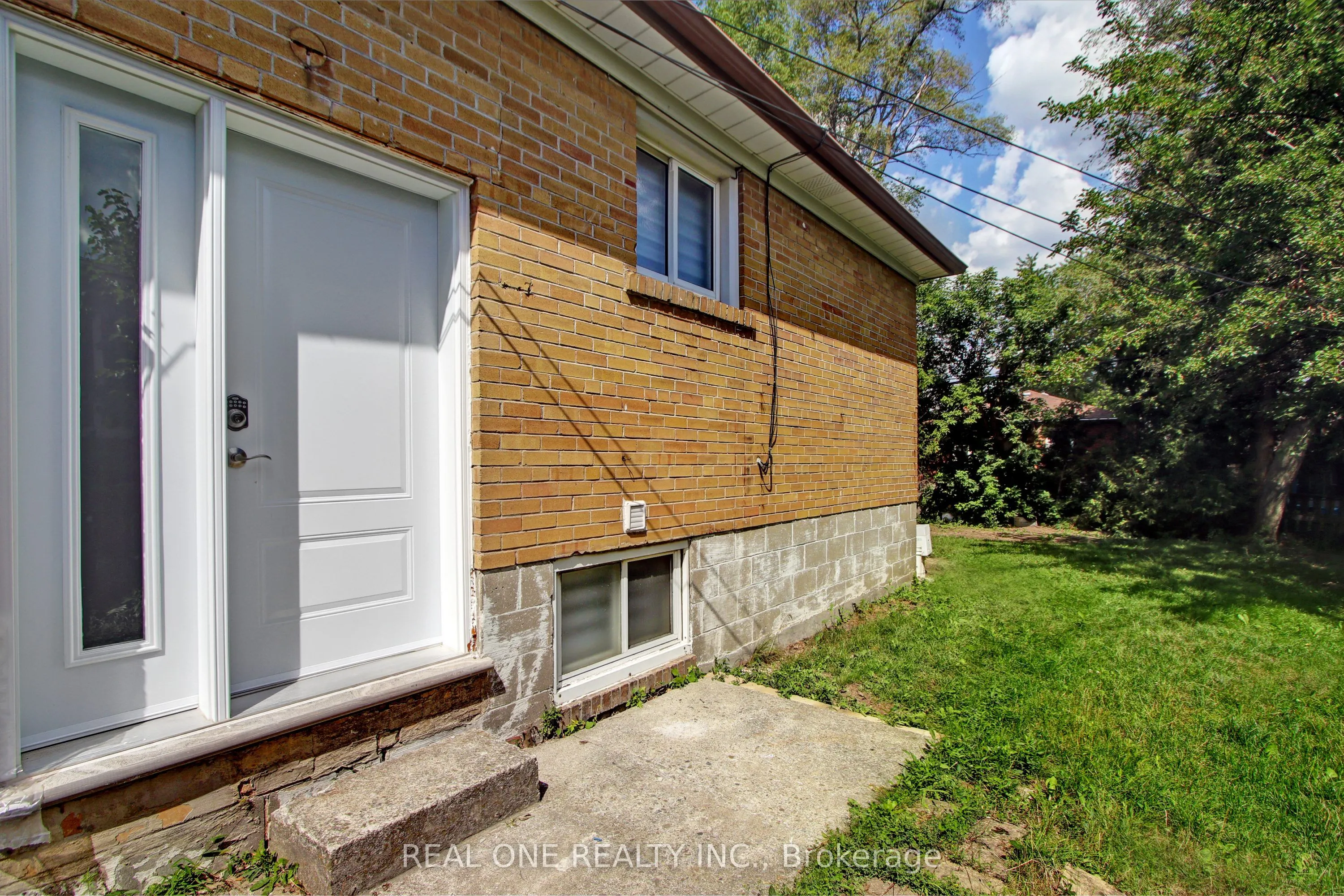 136 Waterloo Avenue, #Basement