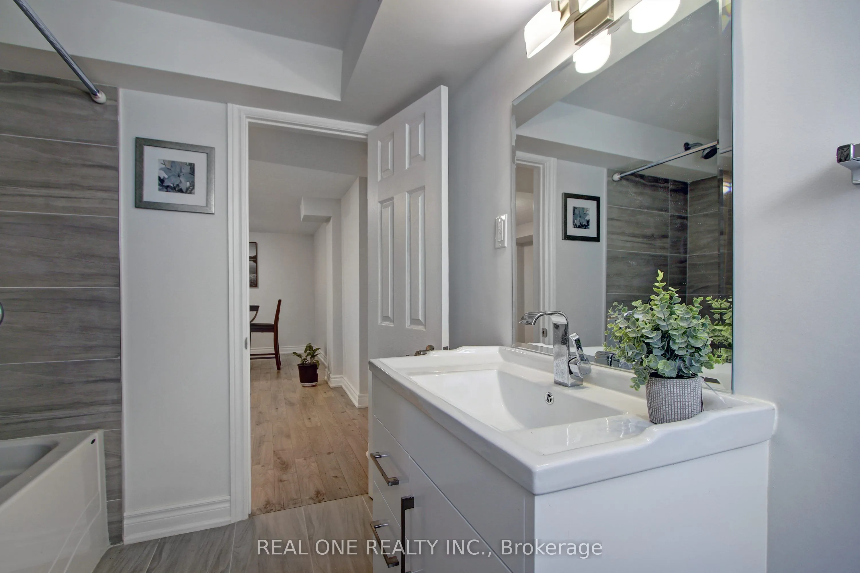 136 Waterloo Avenue, #Basement