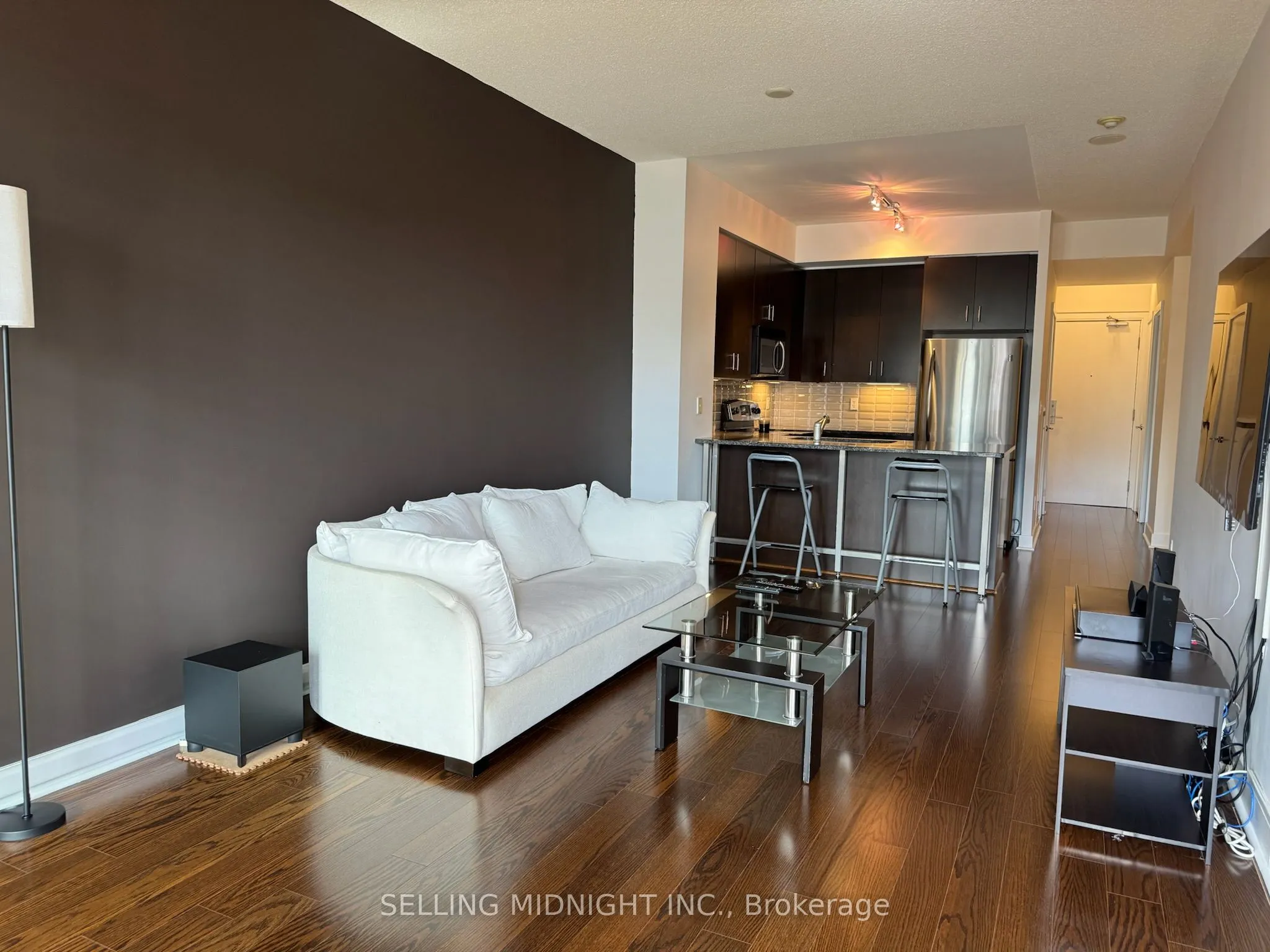 438 King Street W, #806