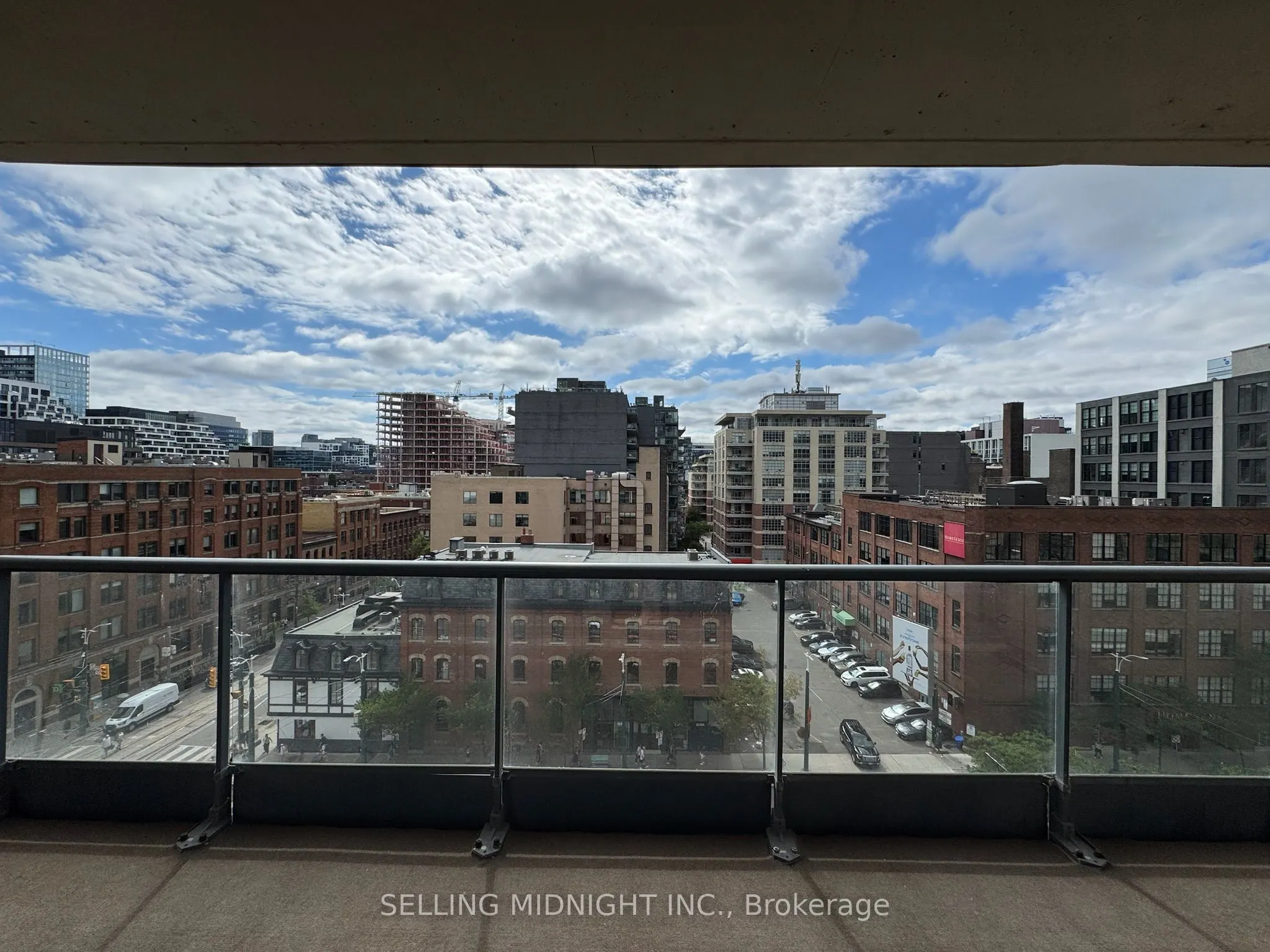 438 King Street W, #806