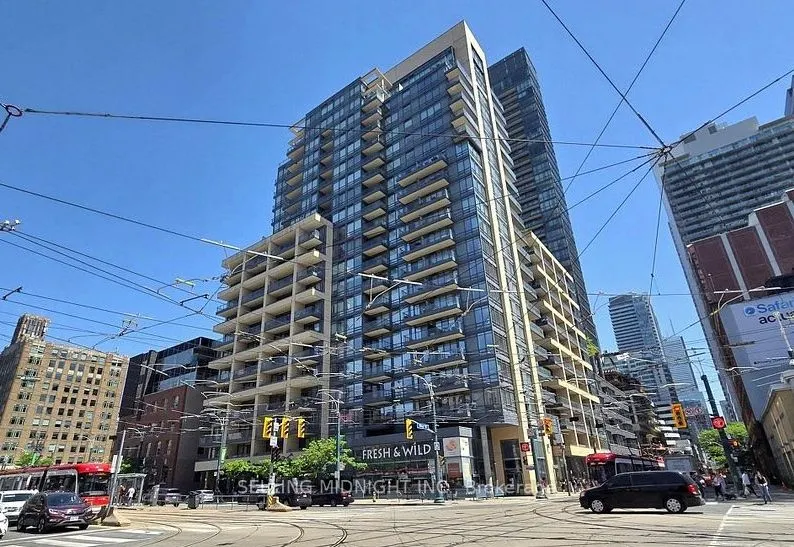 438 King Street W, #806