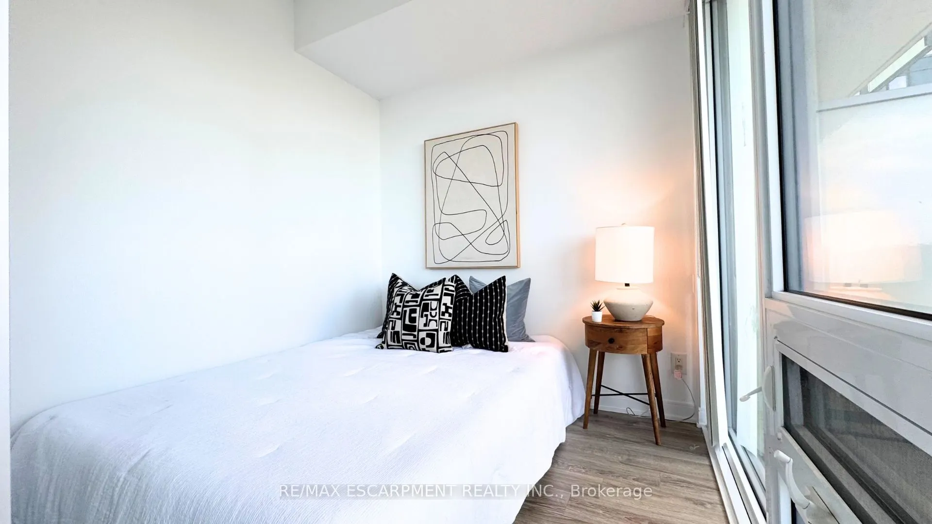 42 Charles Street E, #2409