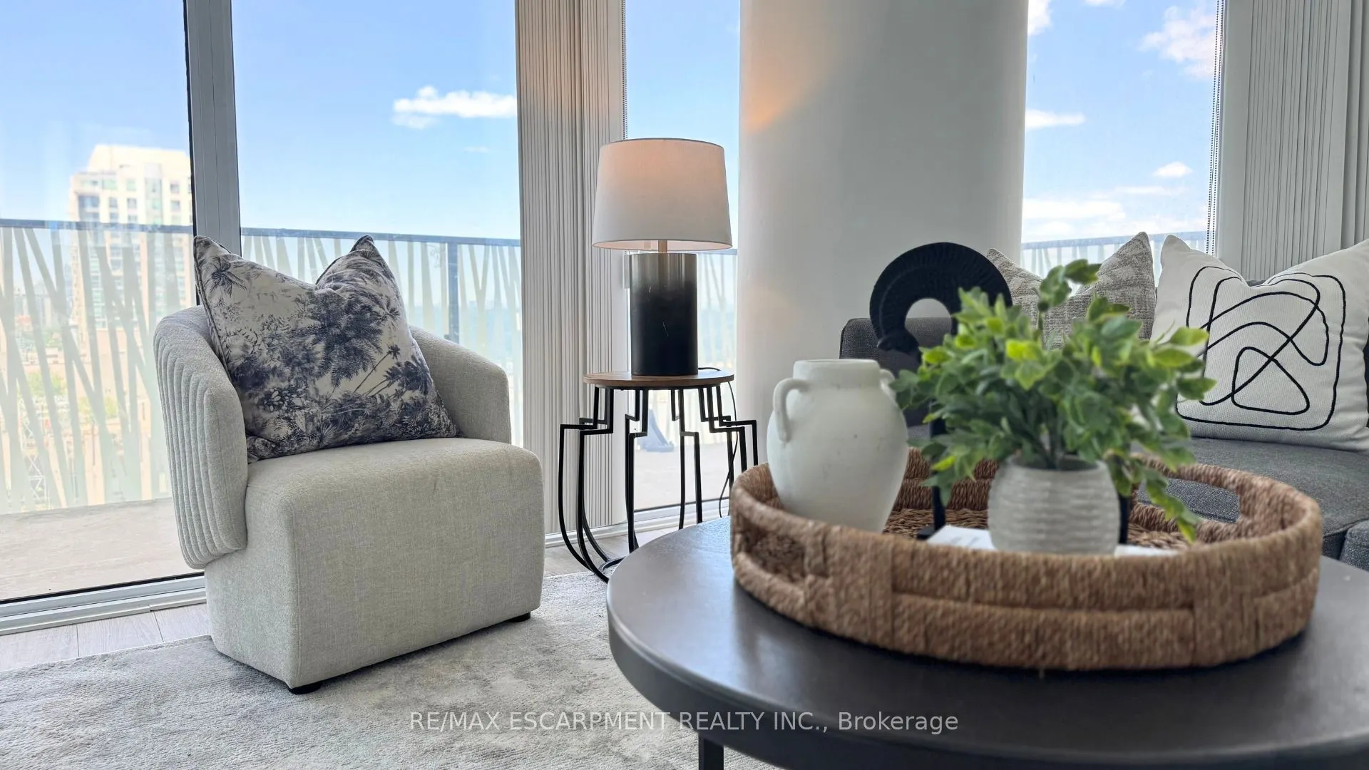 42 Charles Street E, #2409