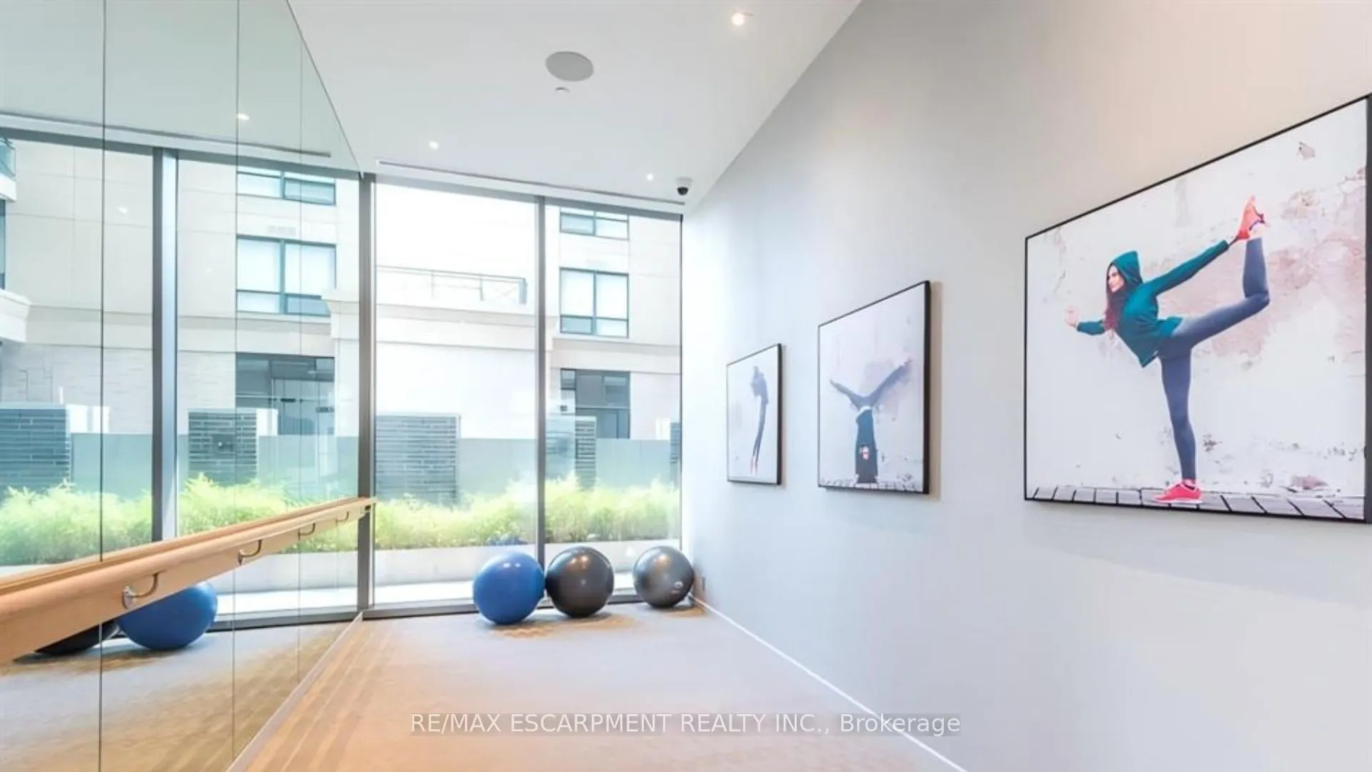 42 Charles Street E, #2409