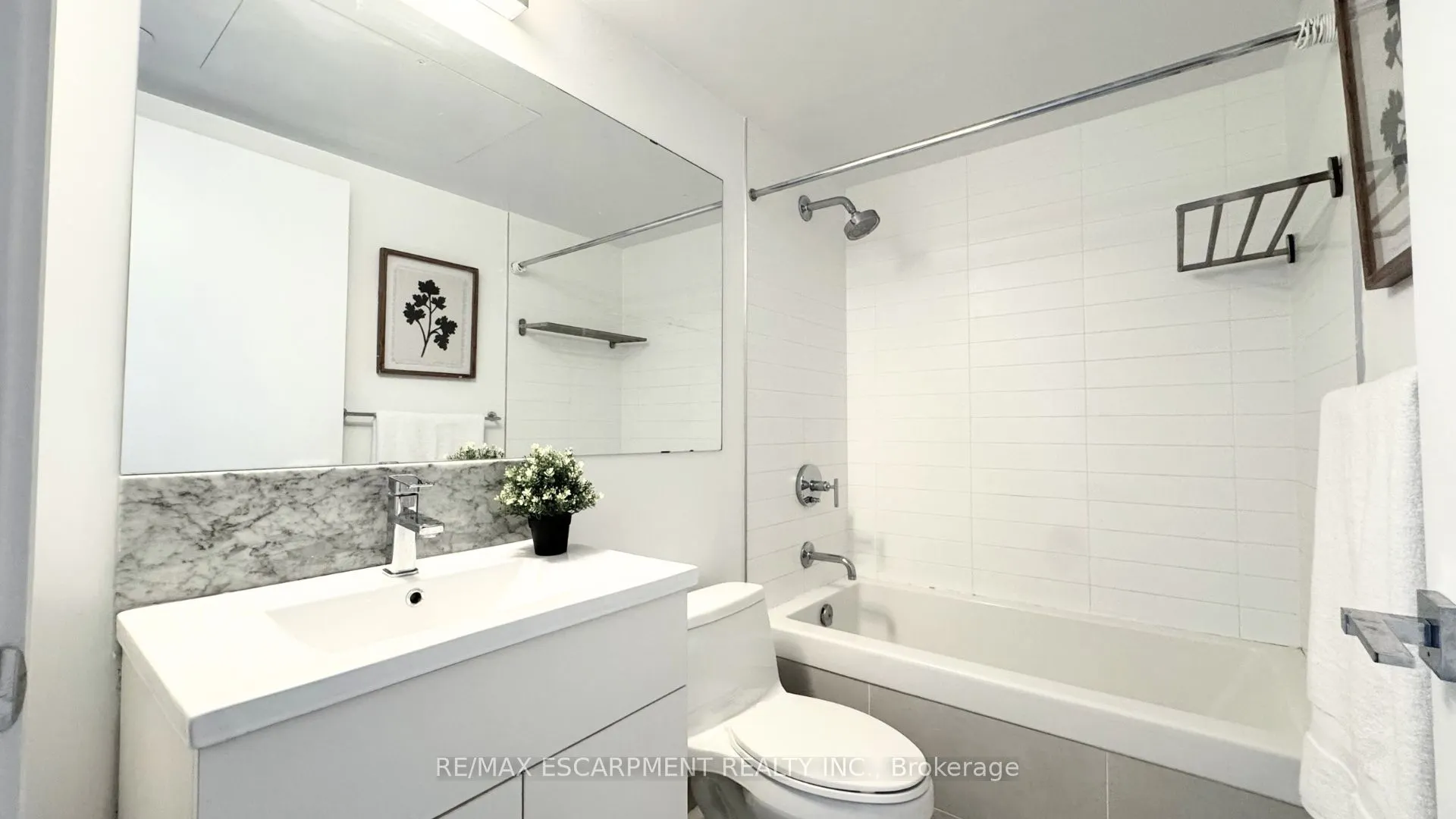 42 Charles Street E, #2409