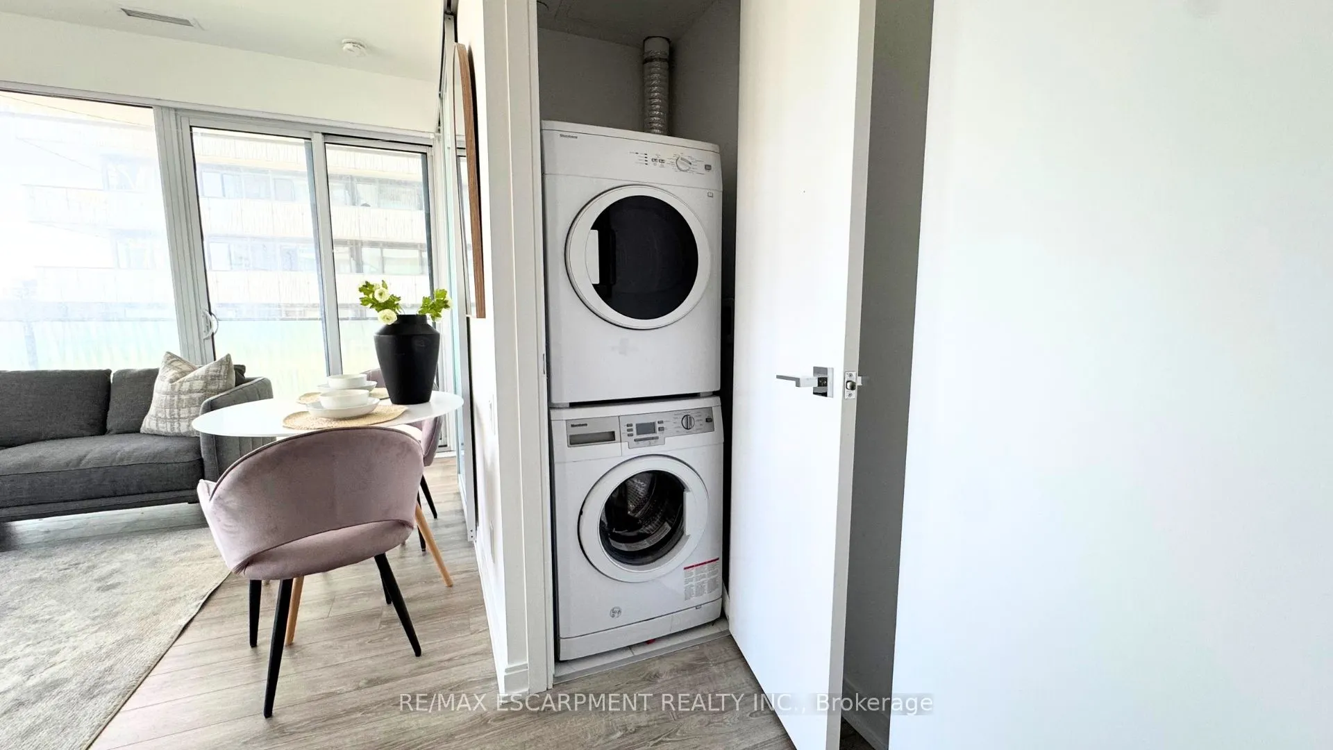 42 Charles Street E, #2409