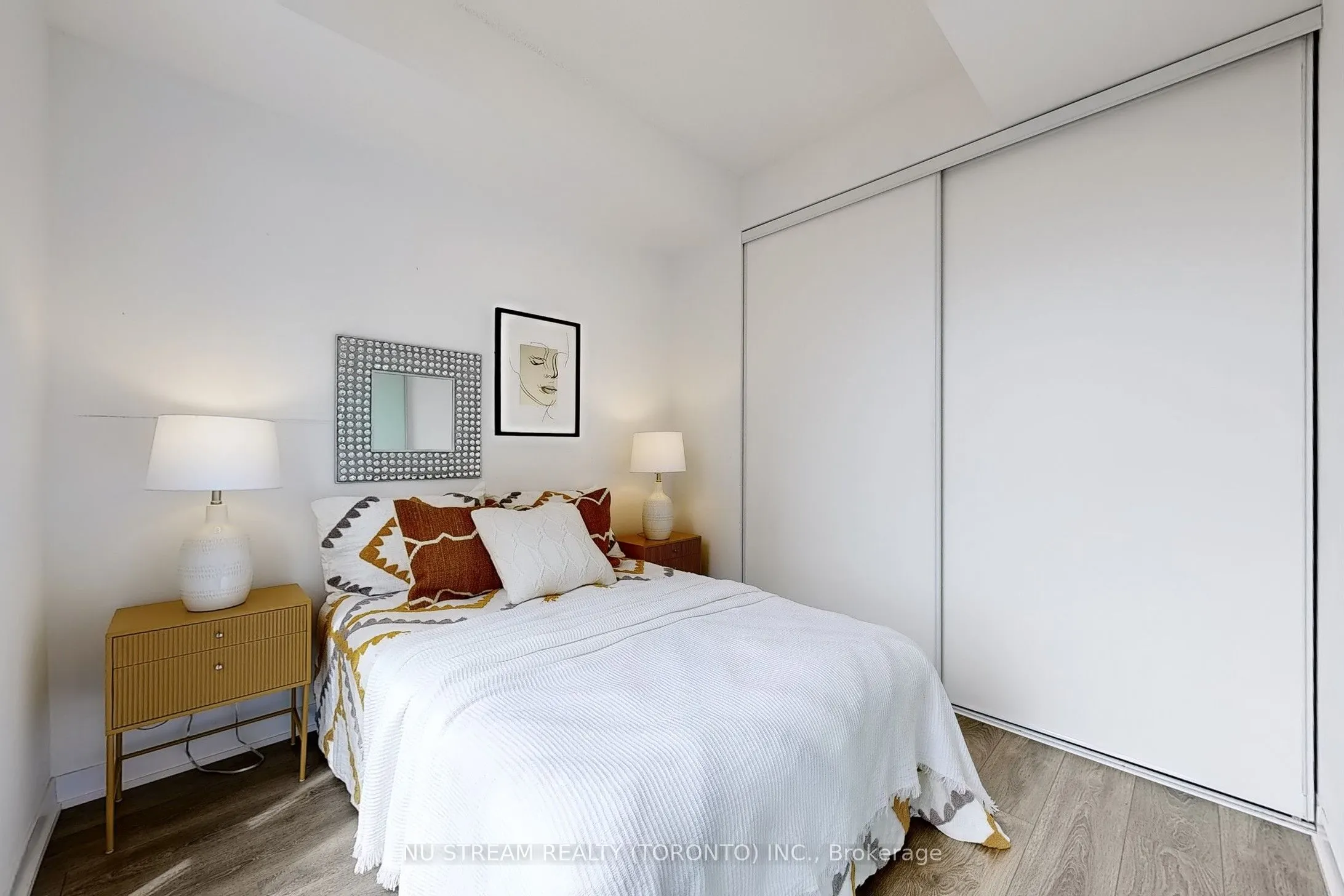 87 Peter Street, #2302