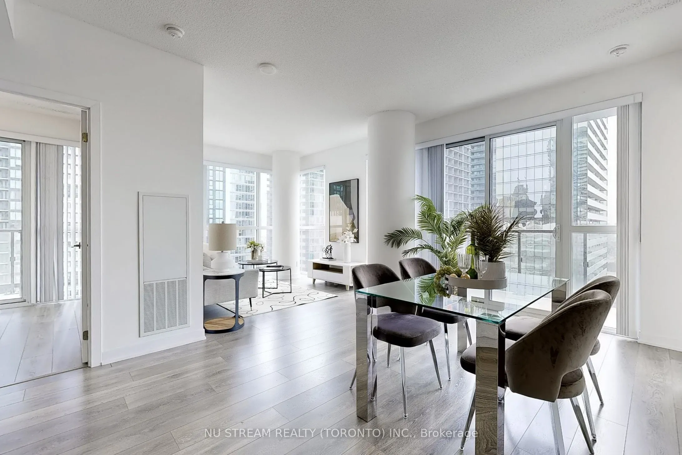 87 Peter Street, #2302
