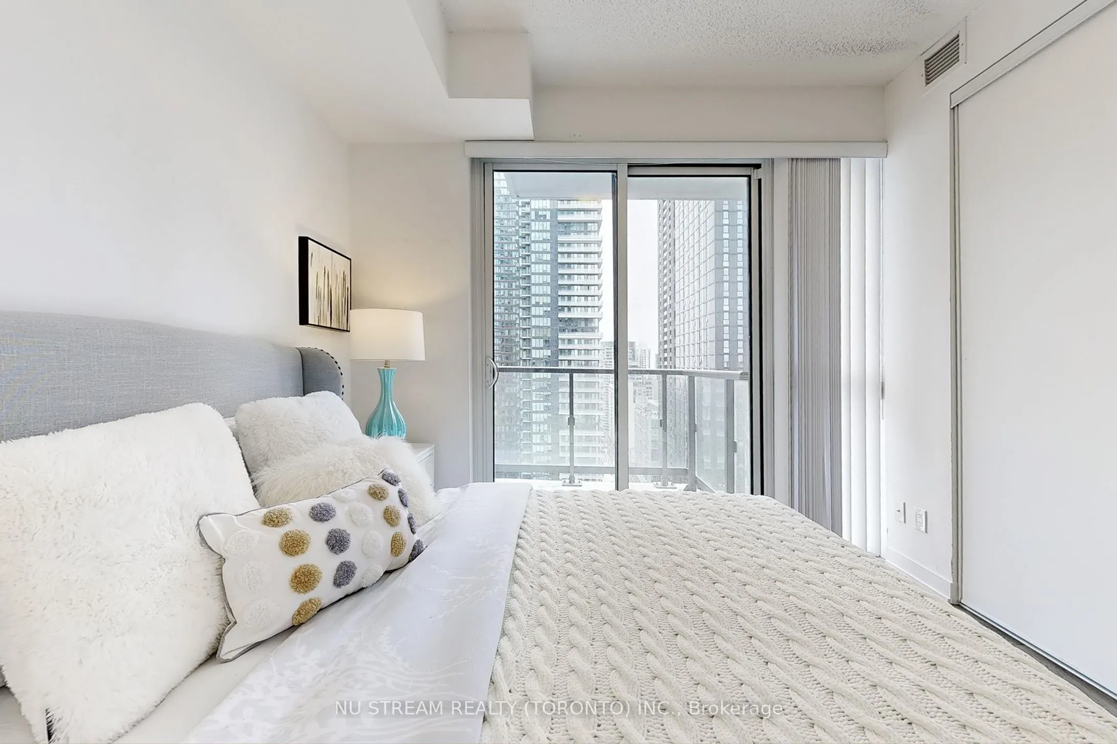 87 Peter Street, #2302