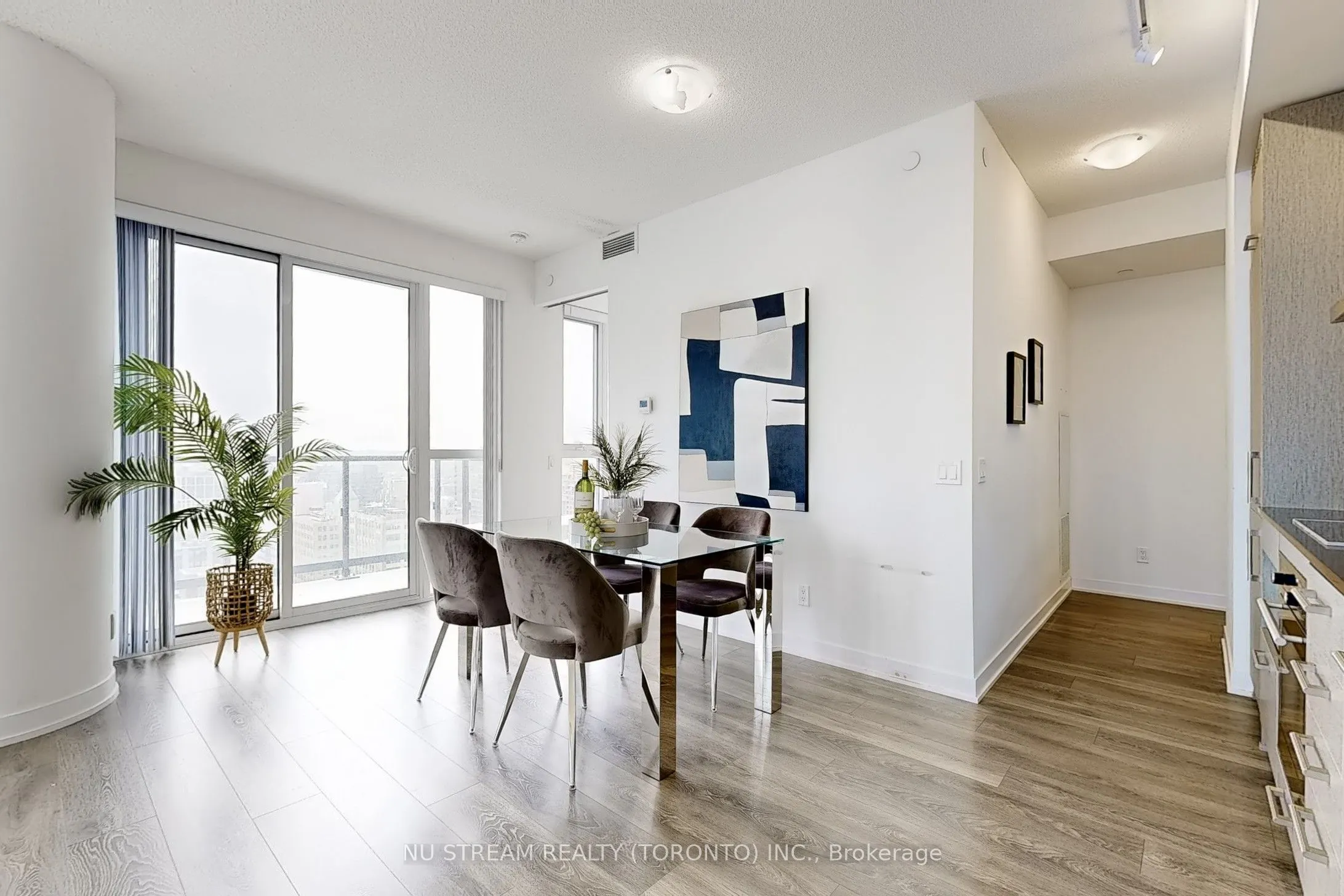 87 Peter Street, #2302