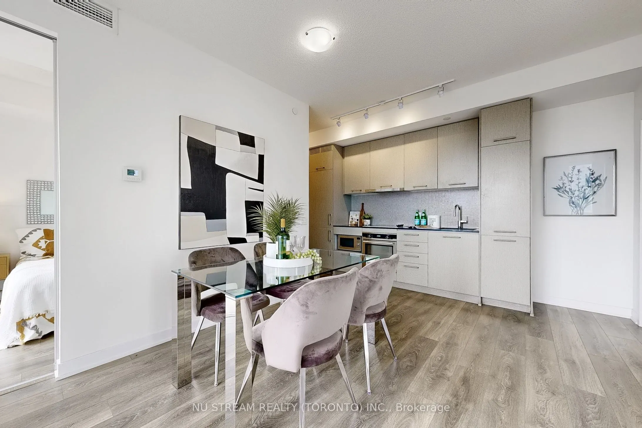 87 Peter Street, #2302