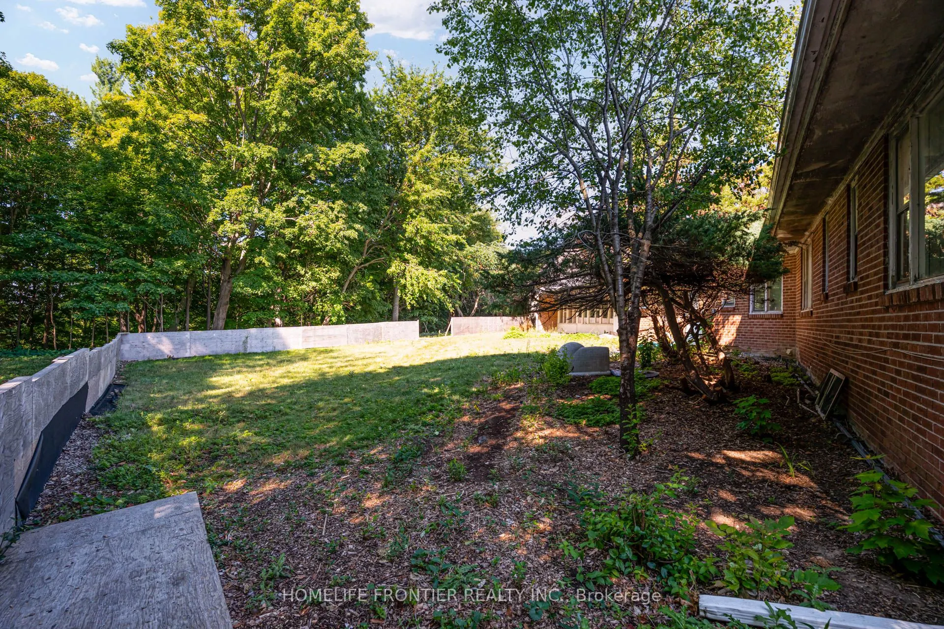 78 Arjay Crescent