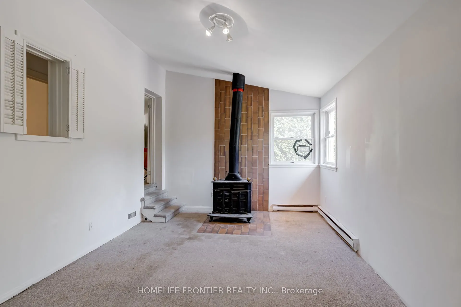 78 Arjay Crescent