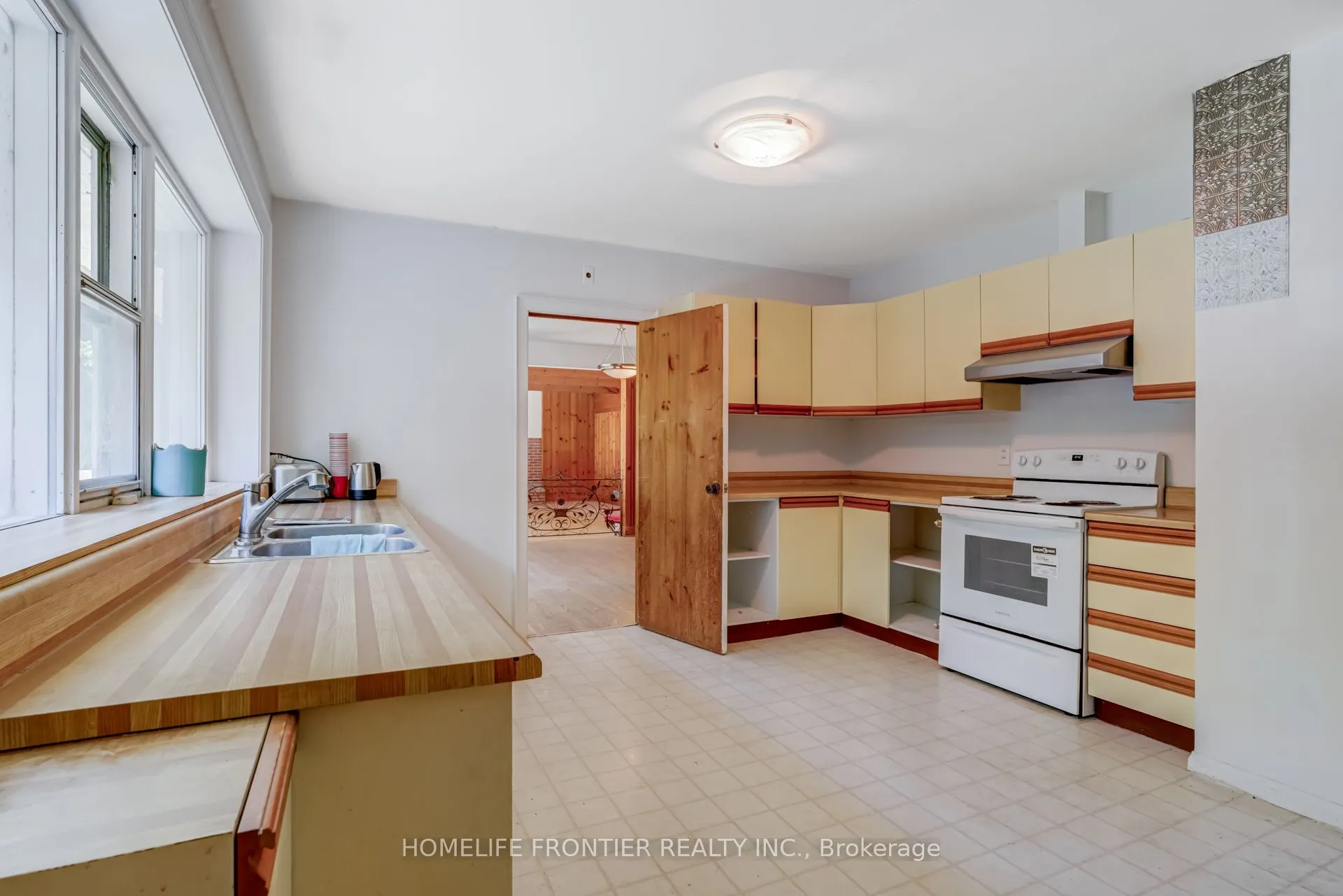 78 Arjay Crescent