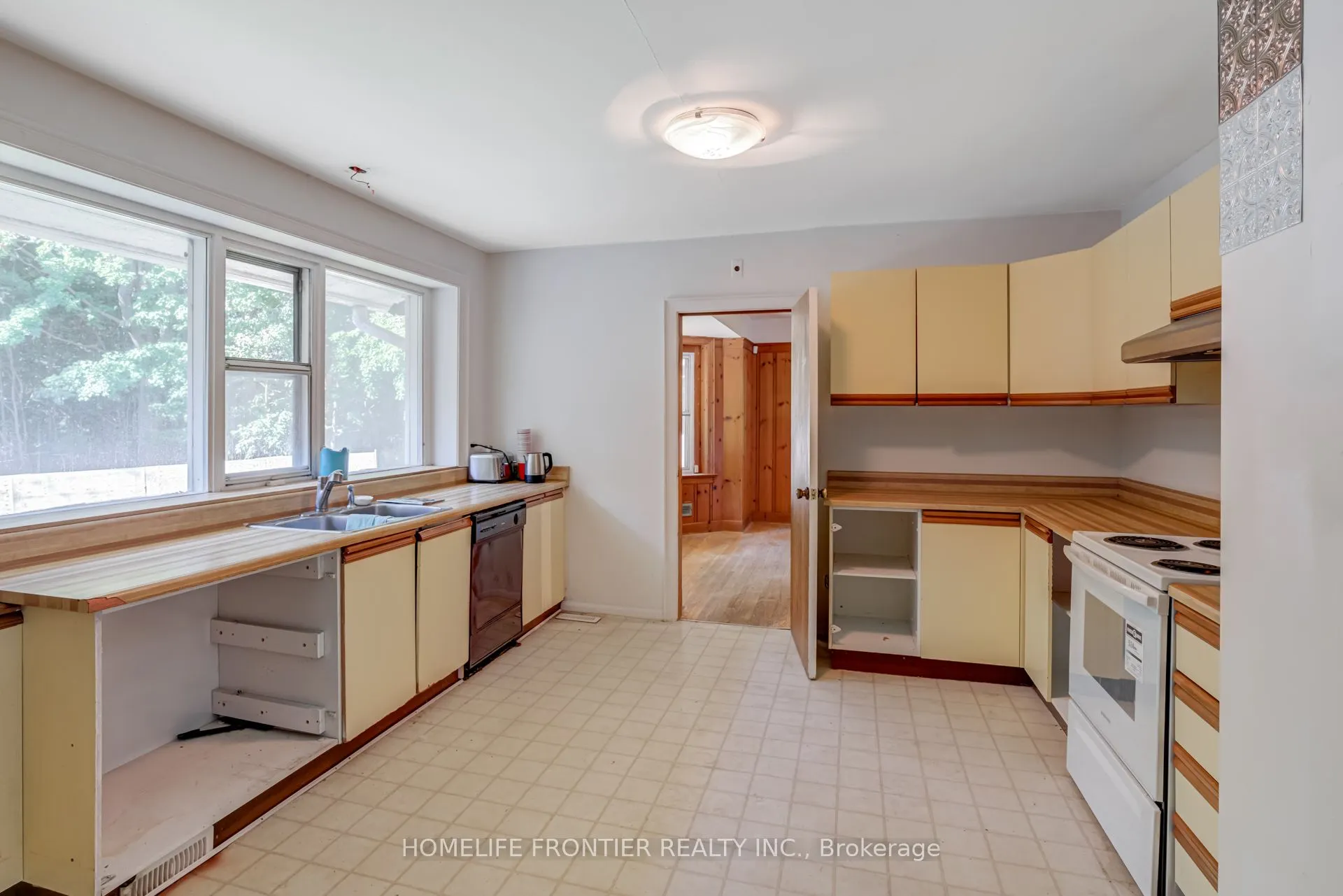 78 Arjay Crescent