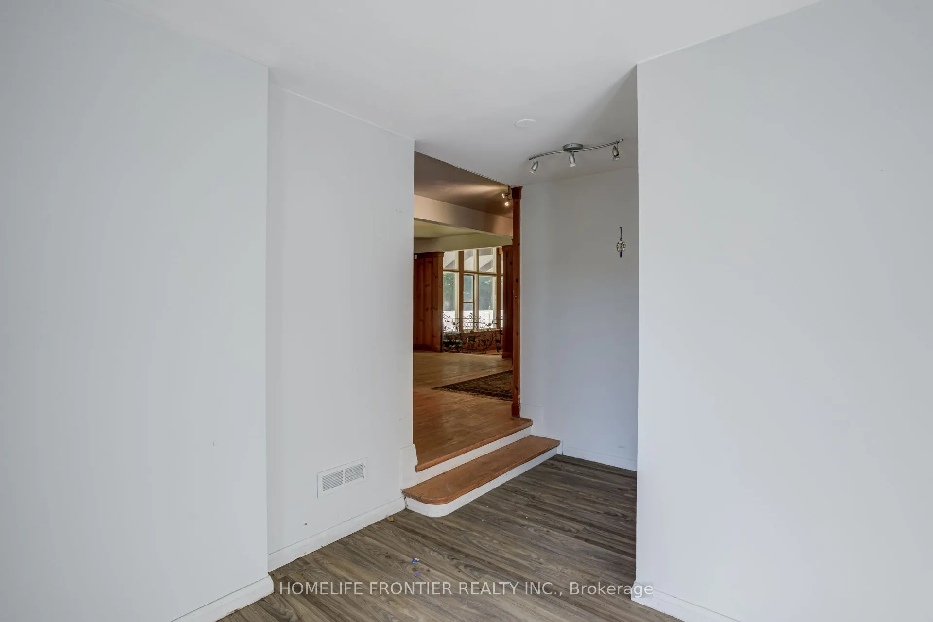 78 Arjay Crescent