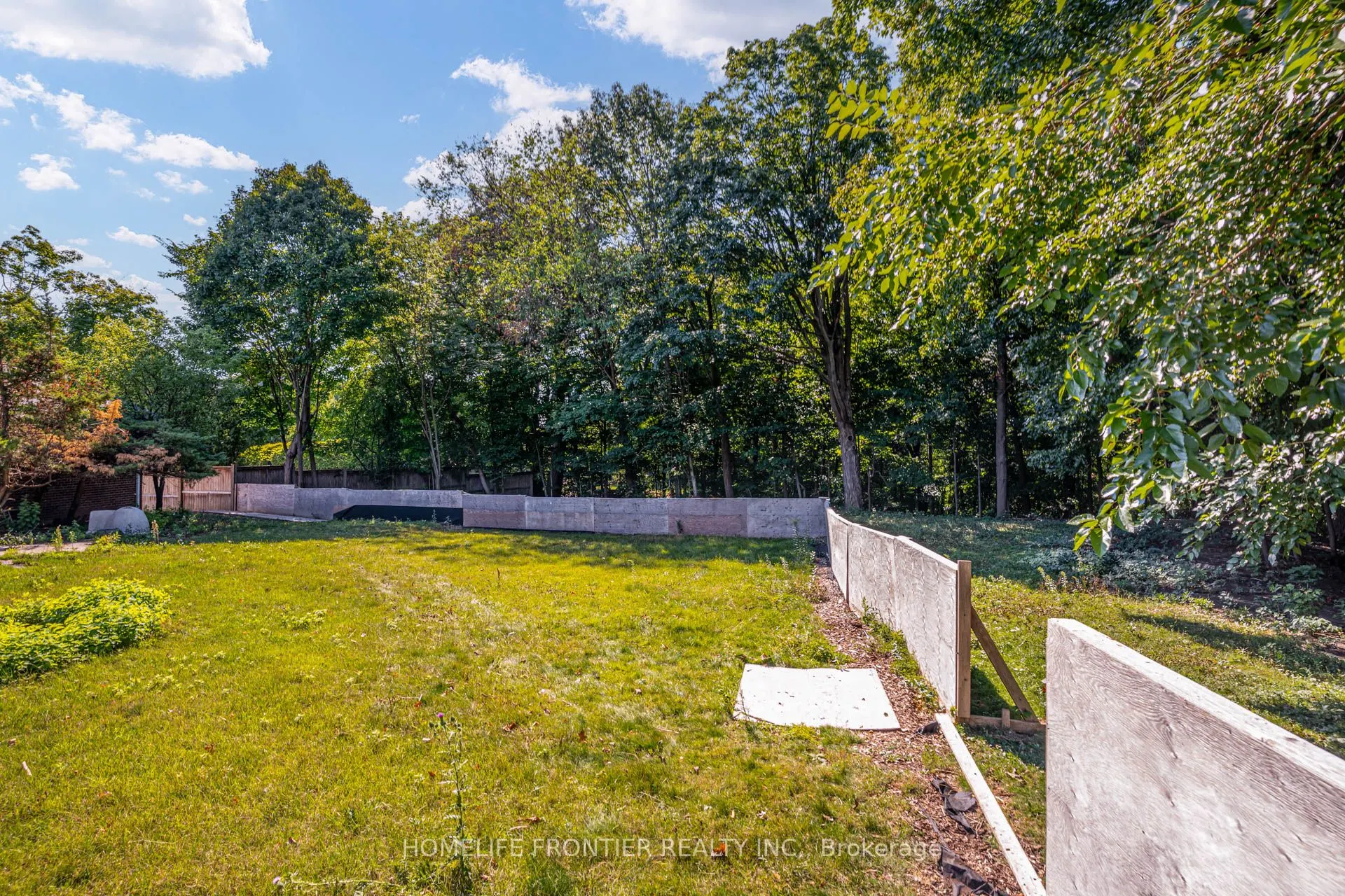78 Arjay Crescent