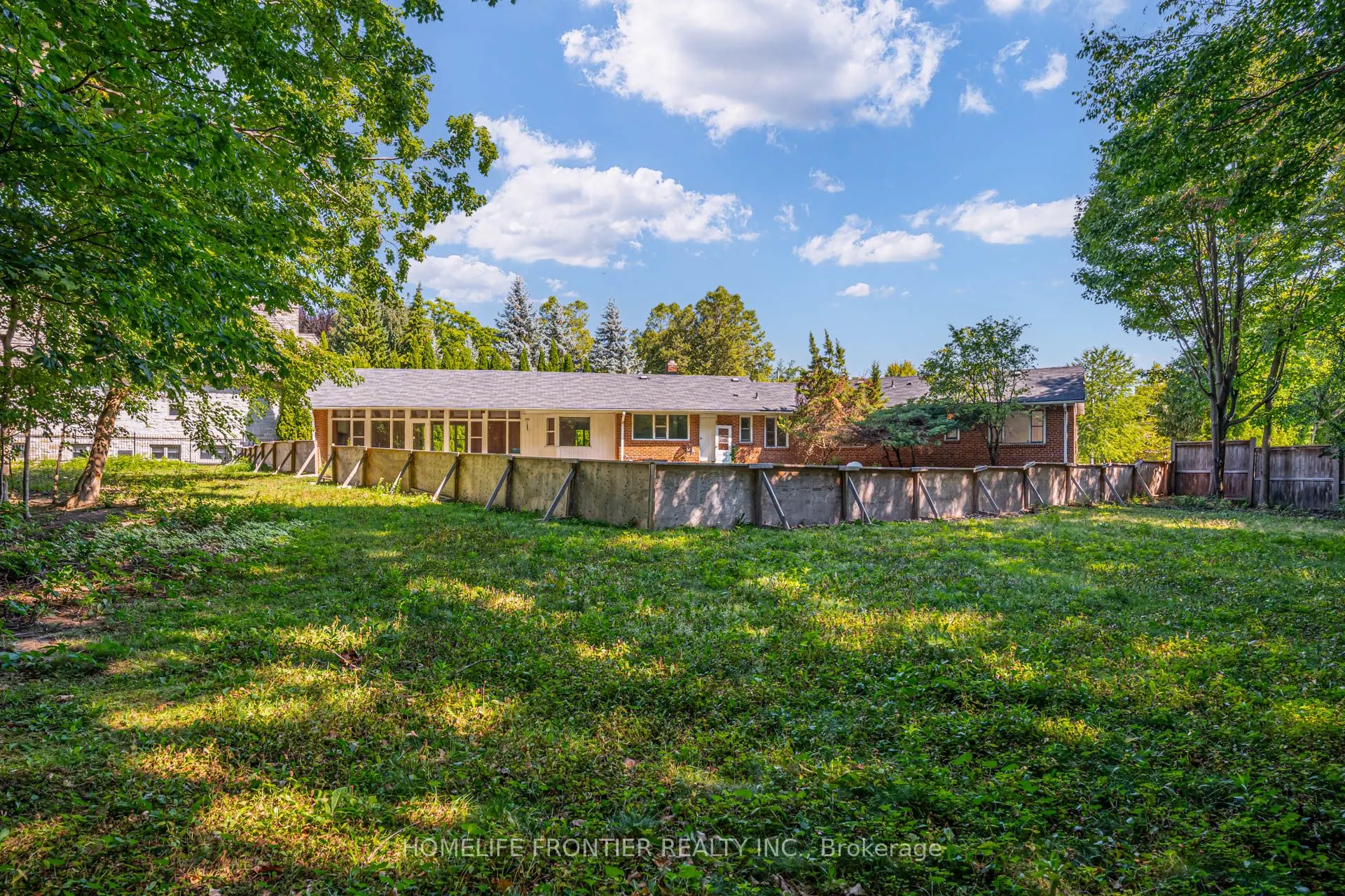 78 Arjay Crescent