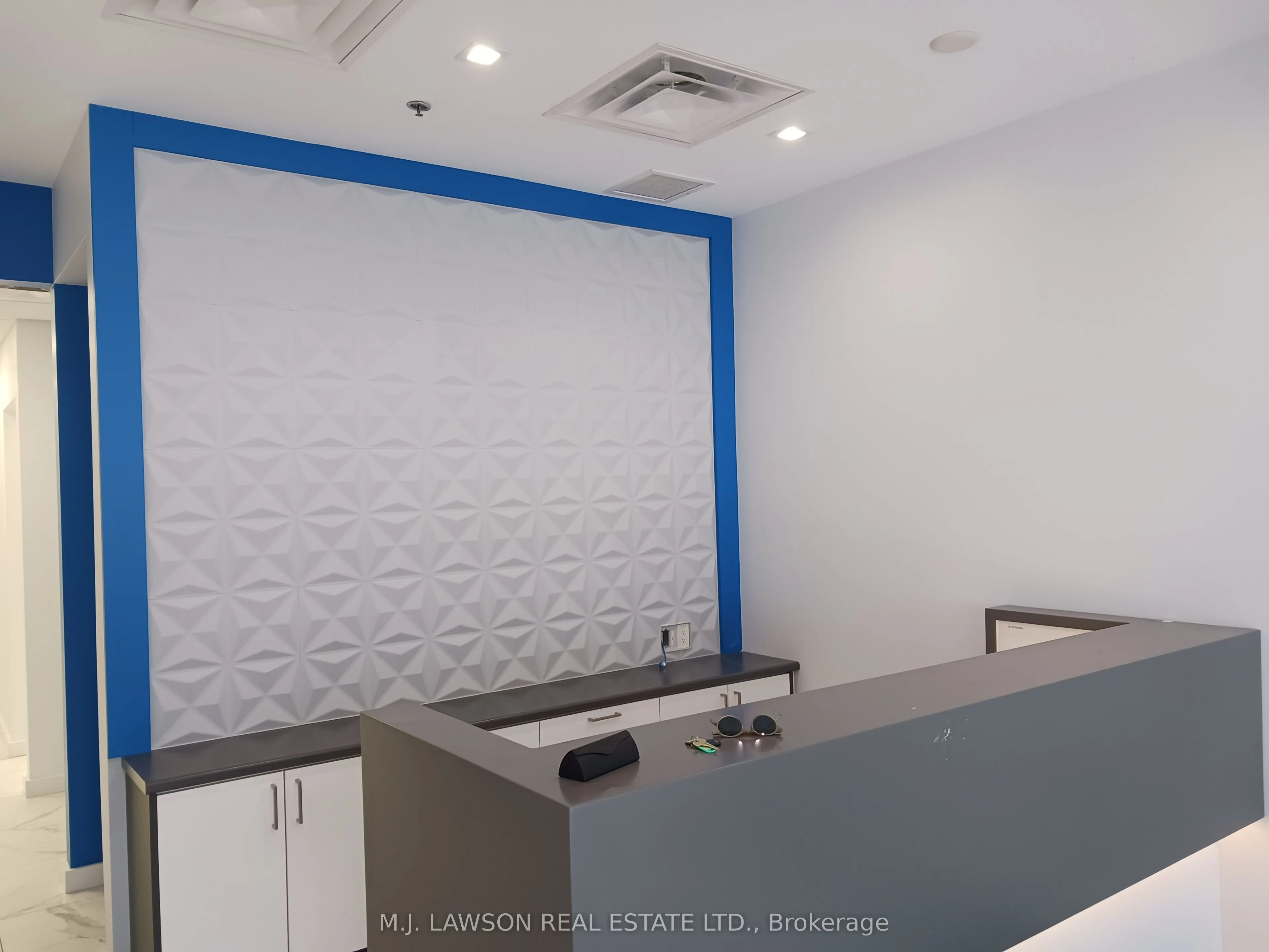 675 King Street W, #104