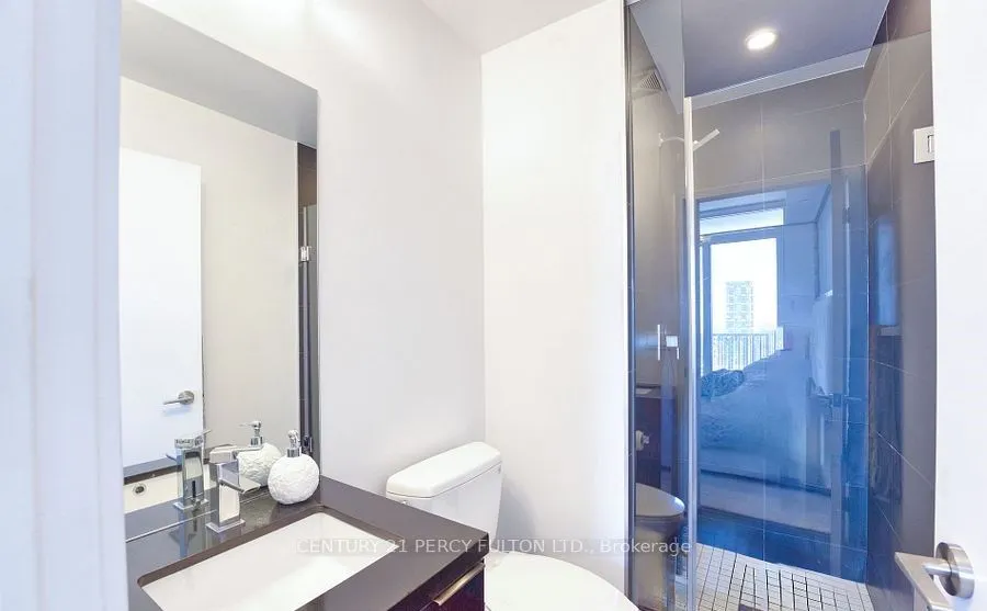 8 Eglinton Avenue E, #1808