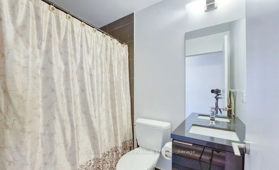 8 Eglinton Avenue E, #1808