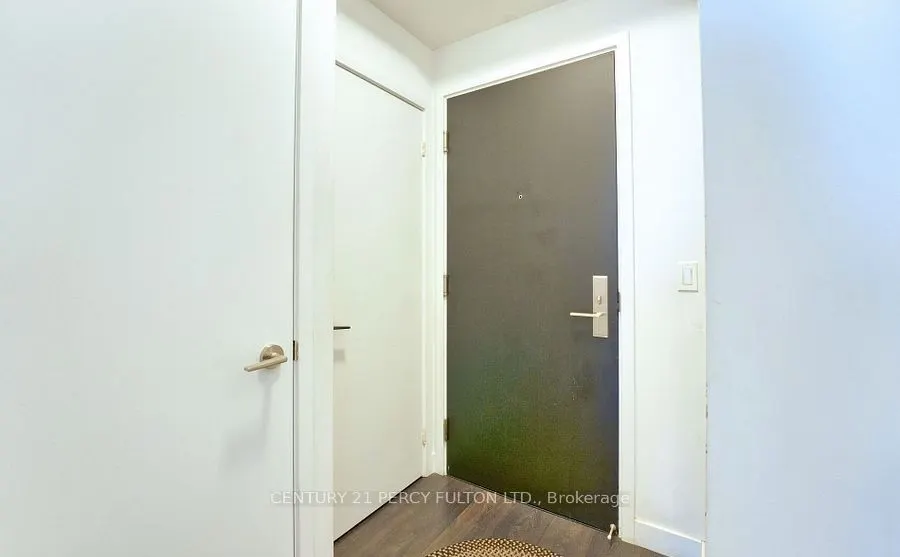 8 Eglinton Avenue E, #1808