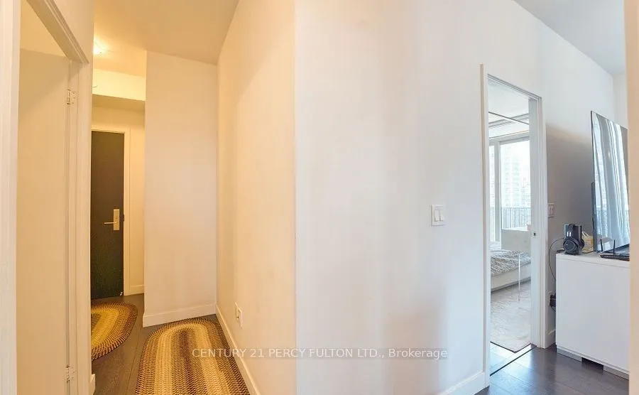 8 Eglinton Avenue E, #1808