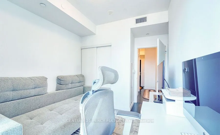 8 Eglinton Avenue E, #1808