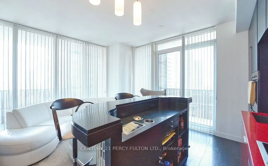8 Eglinton Avenue E, #1808