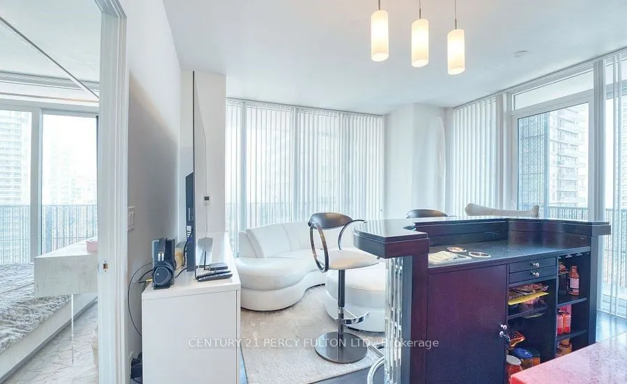 8 Eglinton Avenue E, #1808