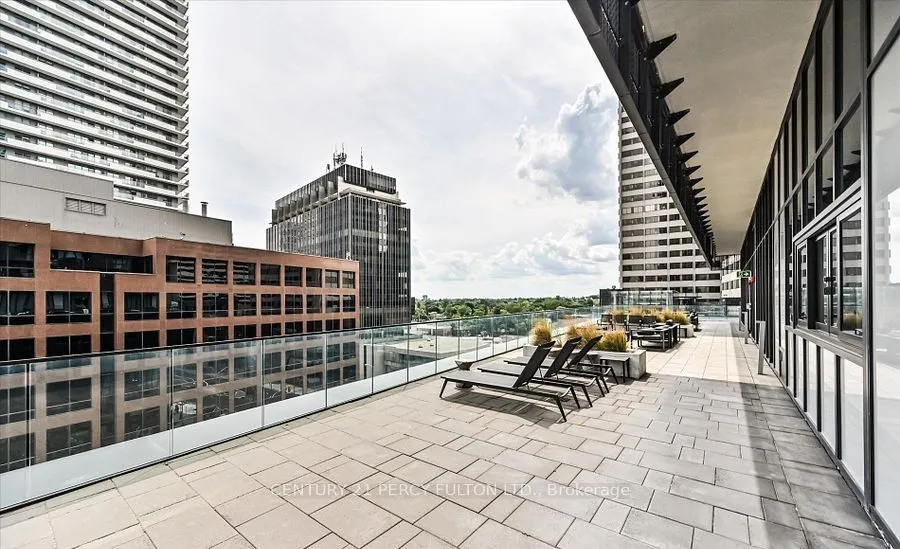 8 Eglinton Avenue E, #1808