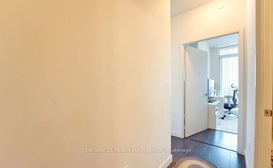 8 Eglinton Avenue E, #1808