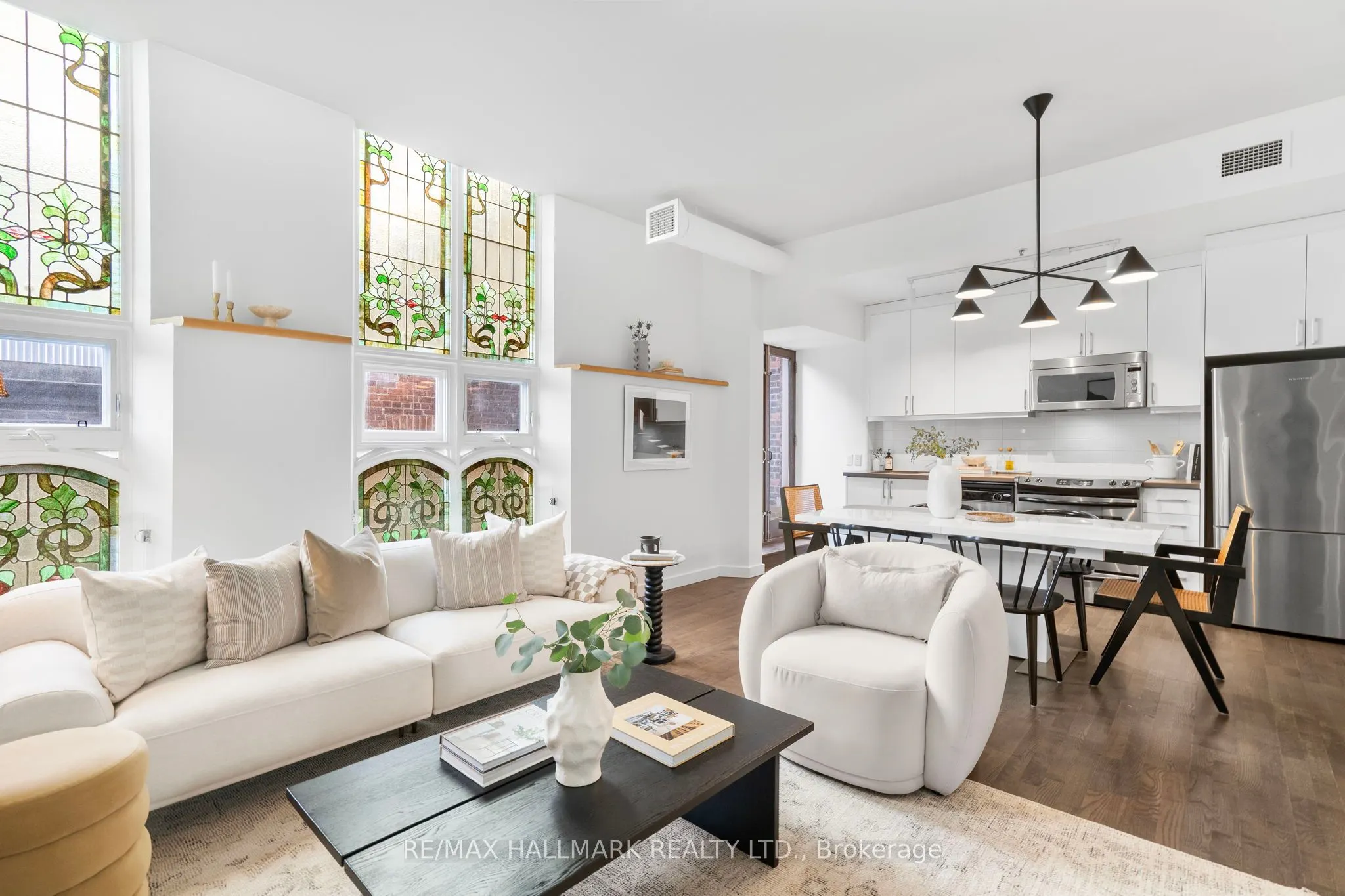 701 Dovercourt Road, #202