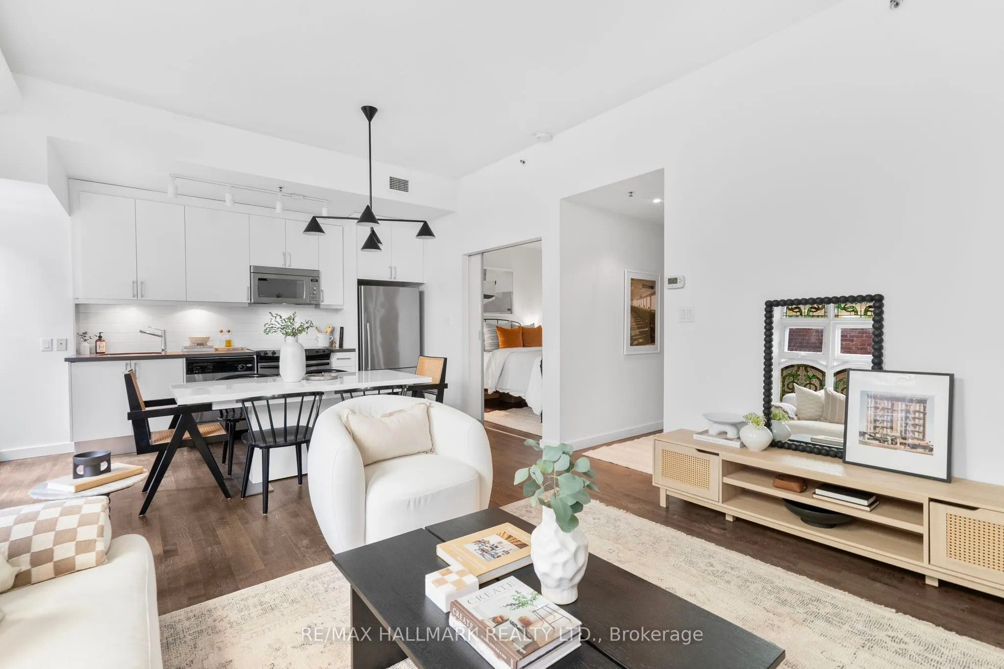 701 Dovercourt Road, #202