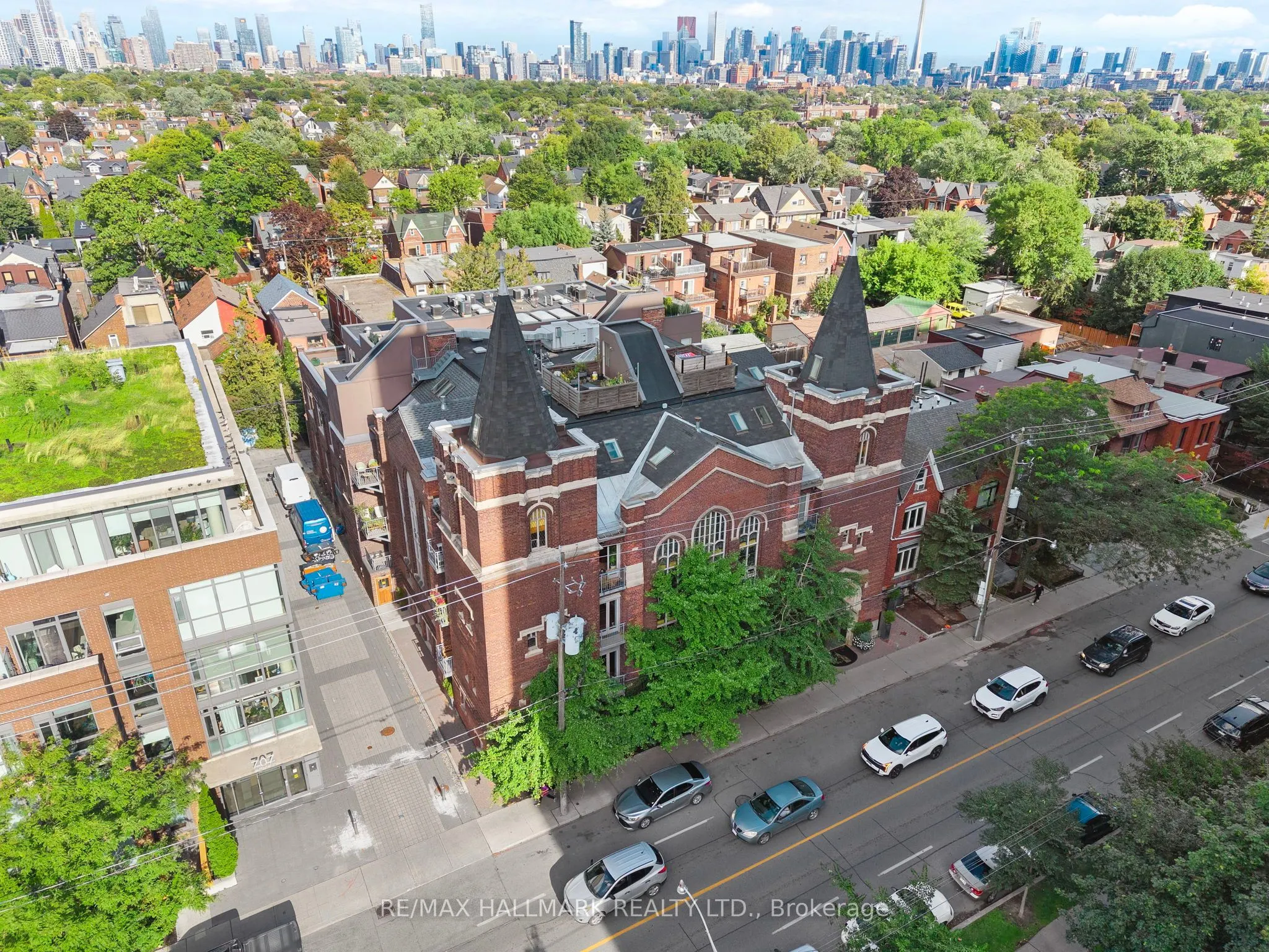 701 Dovercourt Road, #202