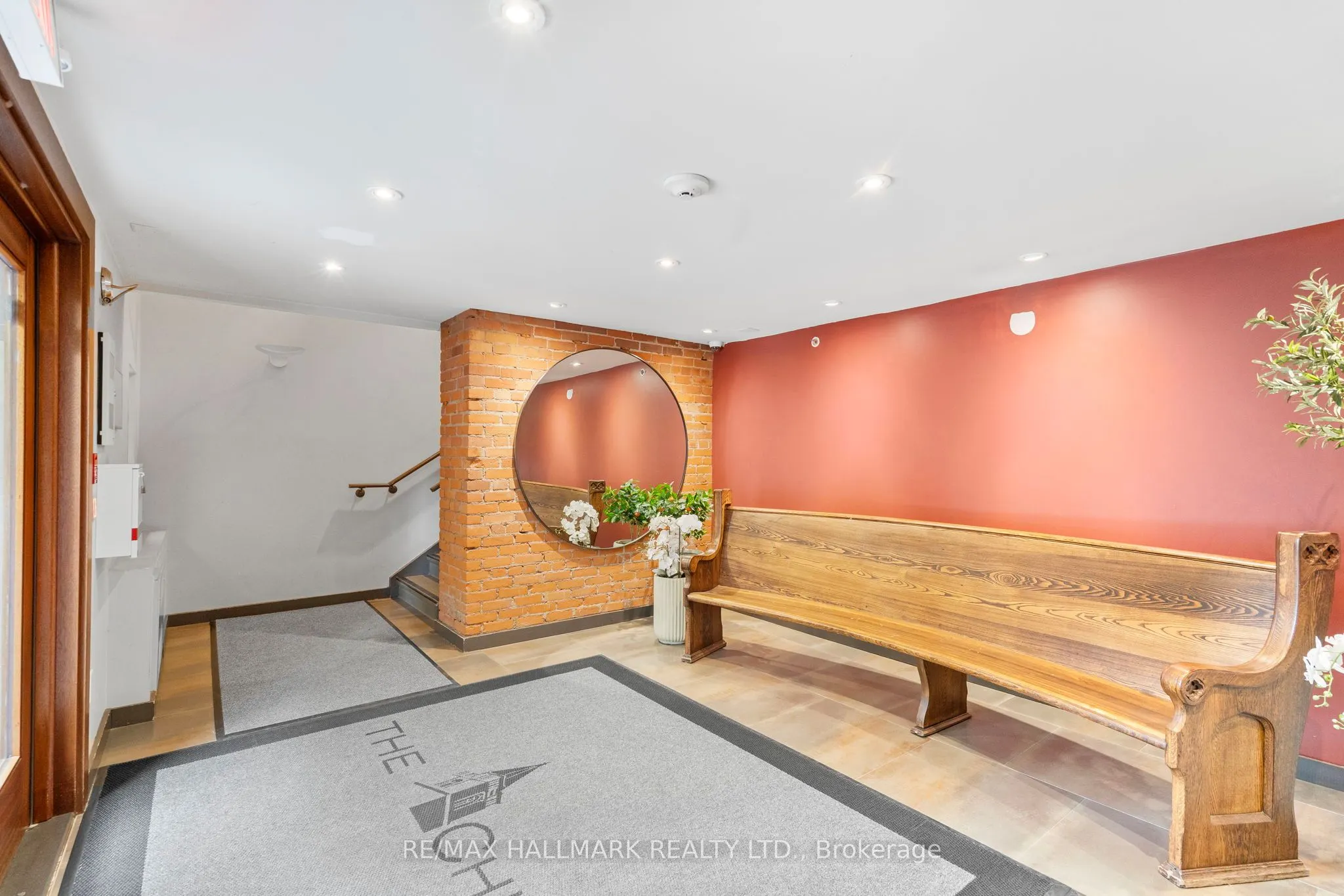 701 Dovercourt Road, #202