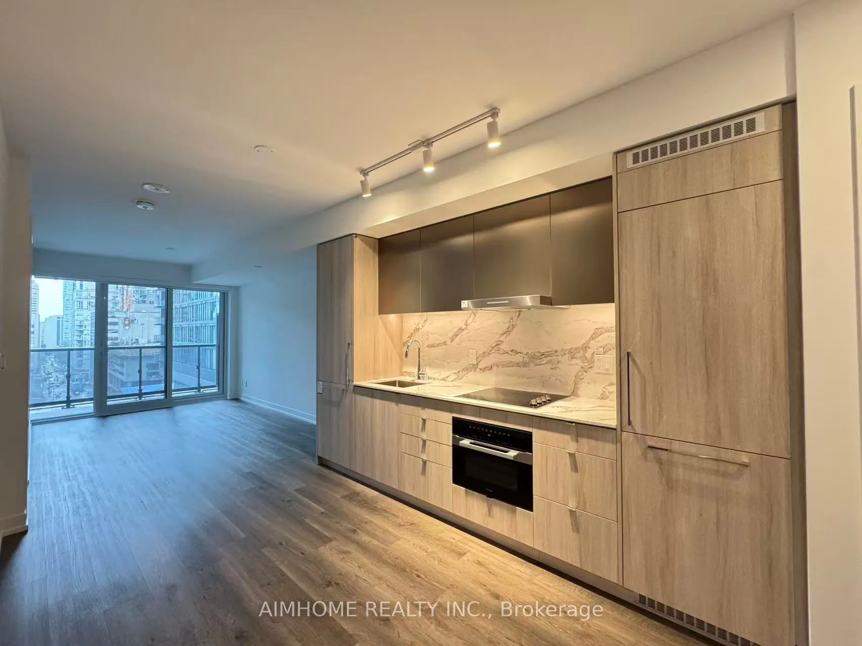 771 Yonge Street, #901