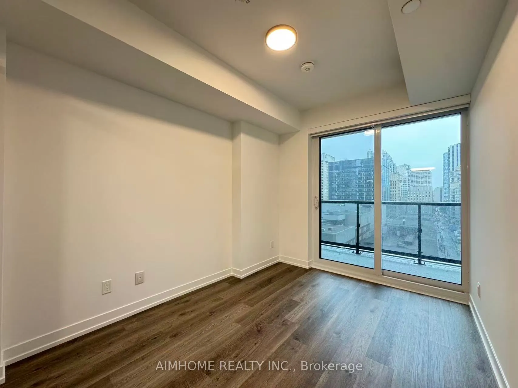 771 Yonge Street, #901